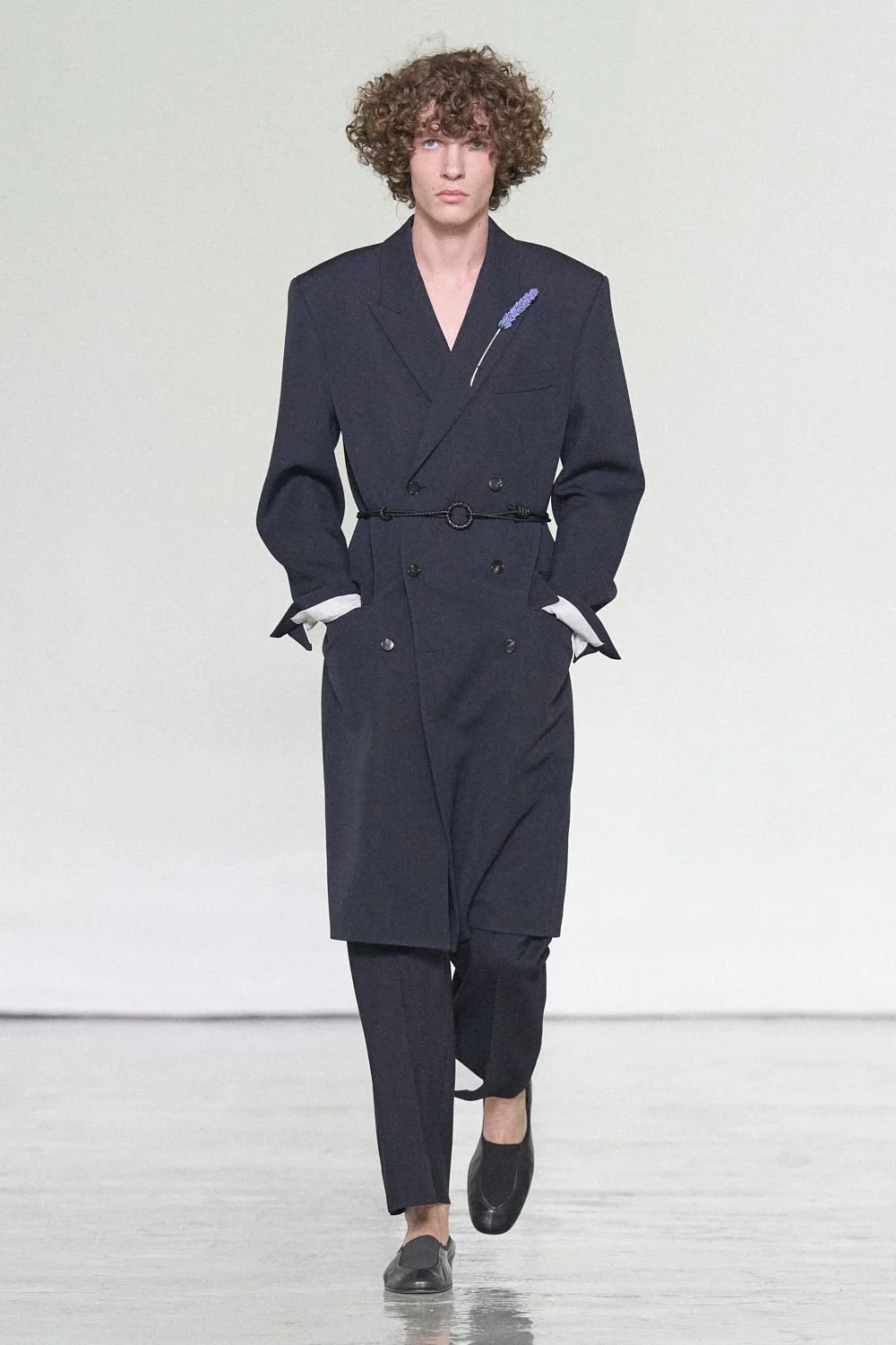 bottega-veneta-spring-2027-ready-to-wear-look-11.jpg