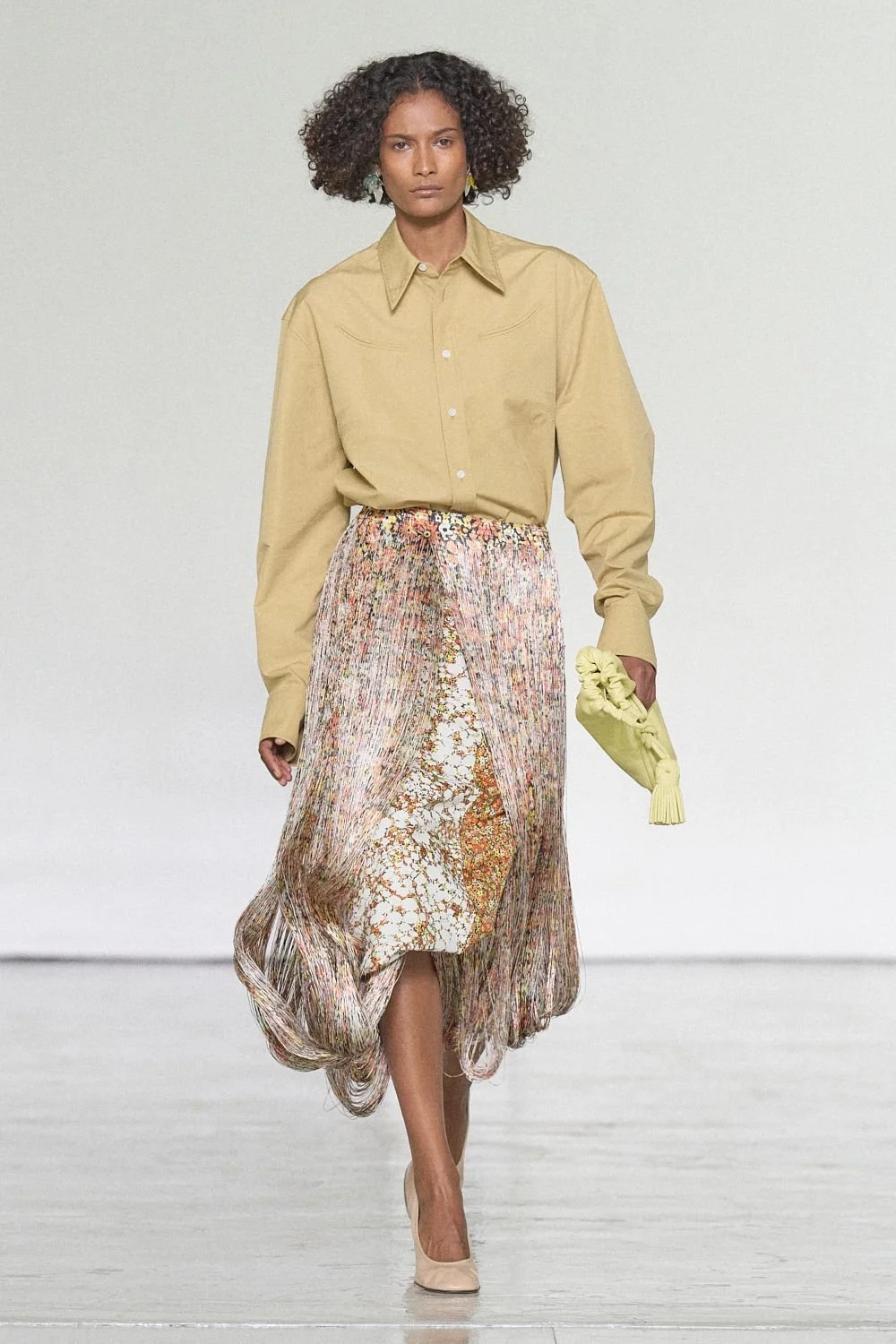 bottega-veneta-spring-2027-ready-to-wear-look-21.jpg