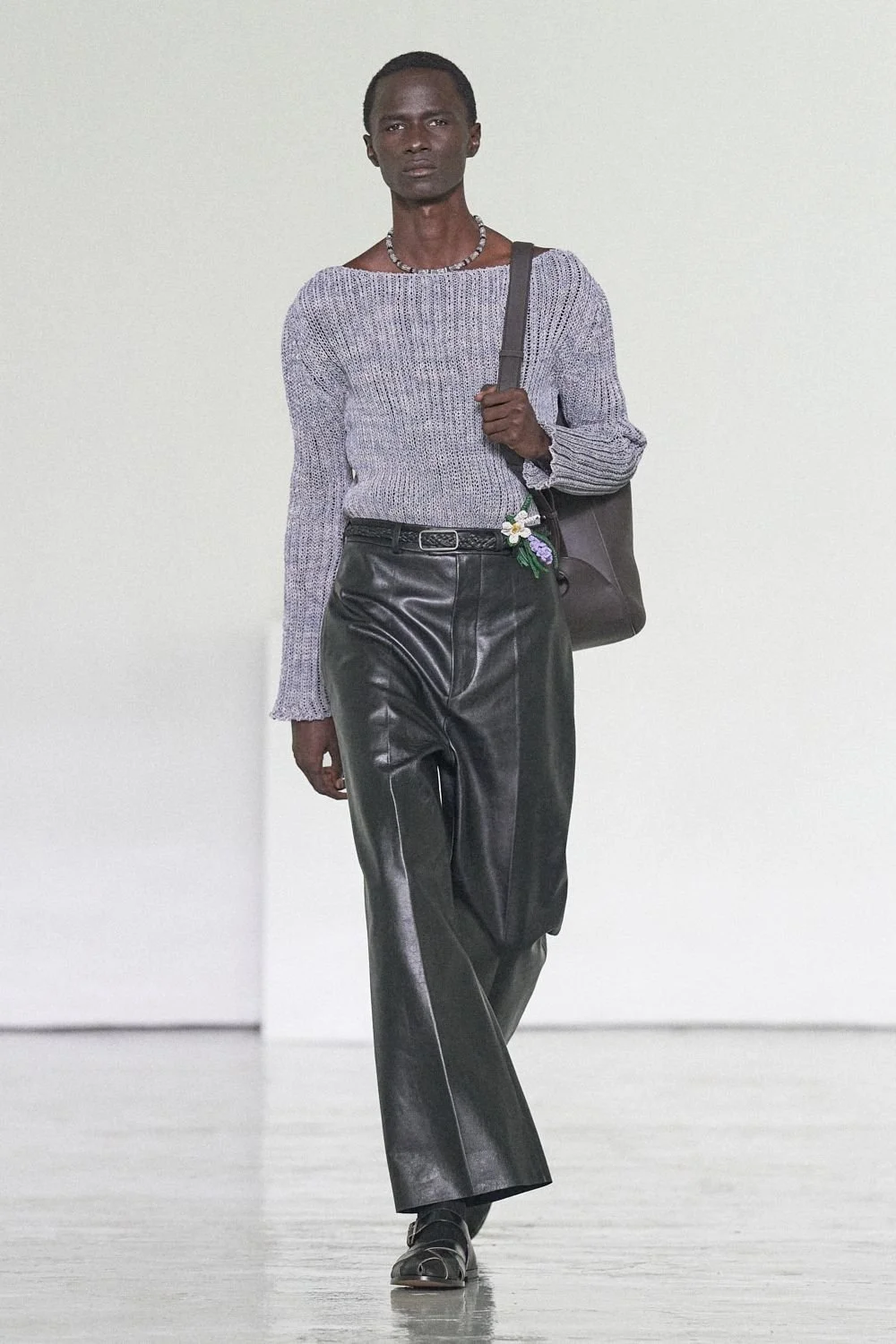 bottega-veneta-spring-2027-ready-to-wear-look-23.jpg
