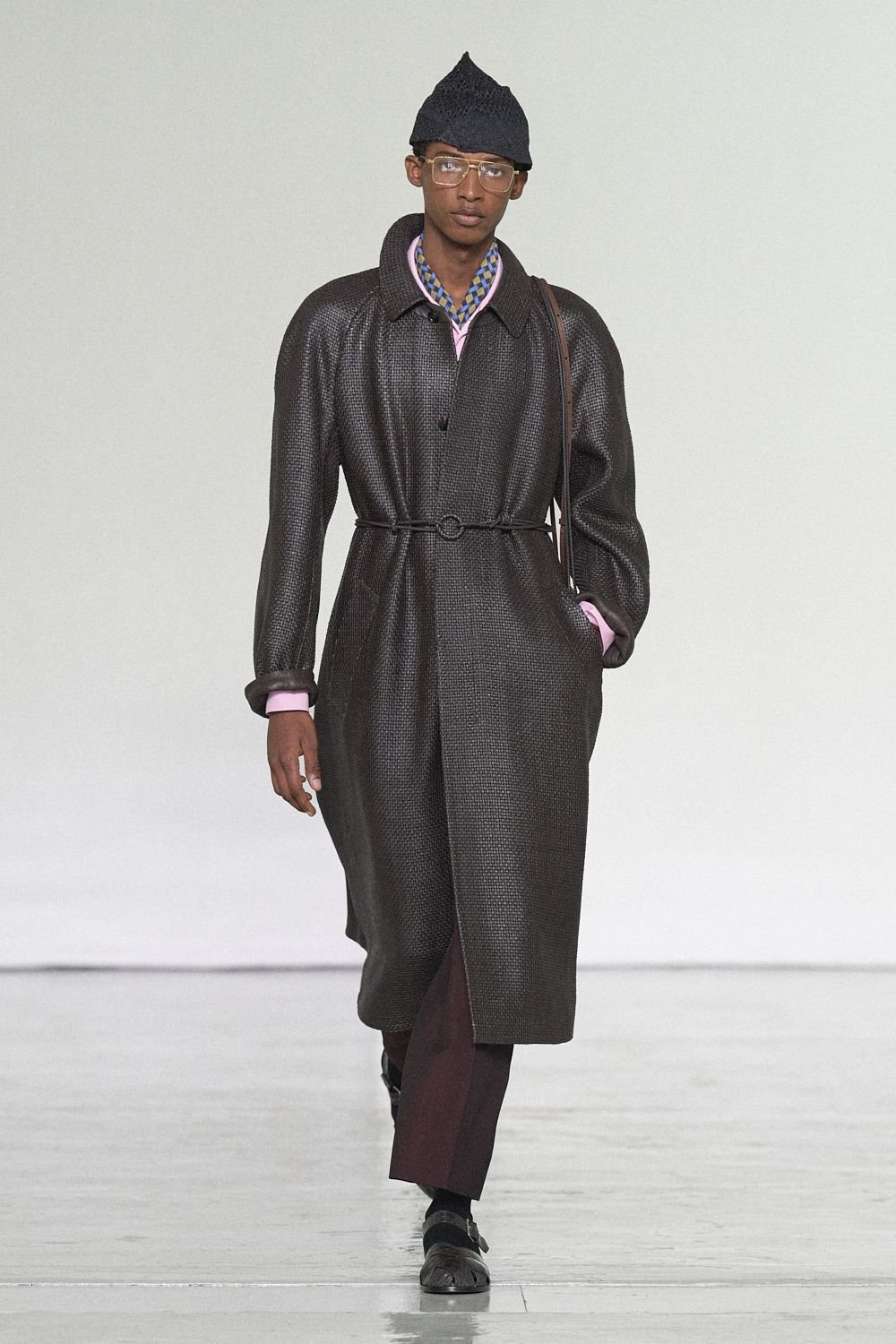 bottega-veneta-spring-2027-ready-to-wear-look-28.jpg