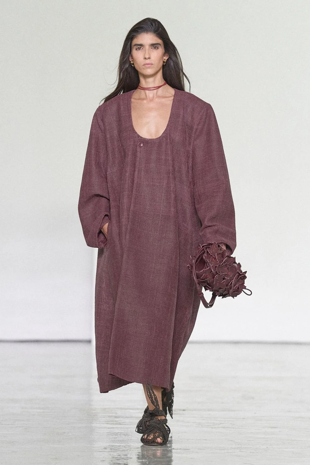 bottega-veneta-spring-2027-ready-to-wear-look-31.jpg