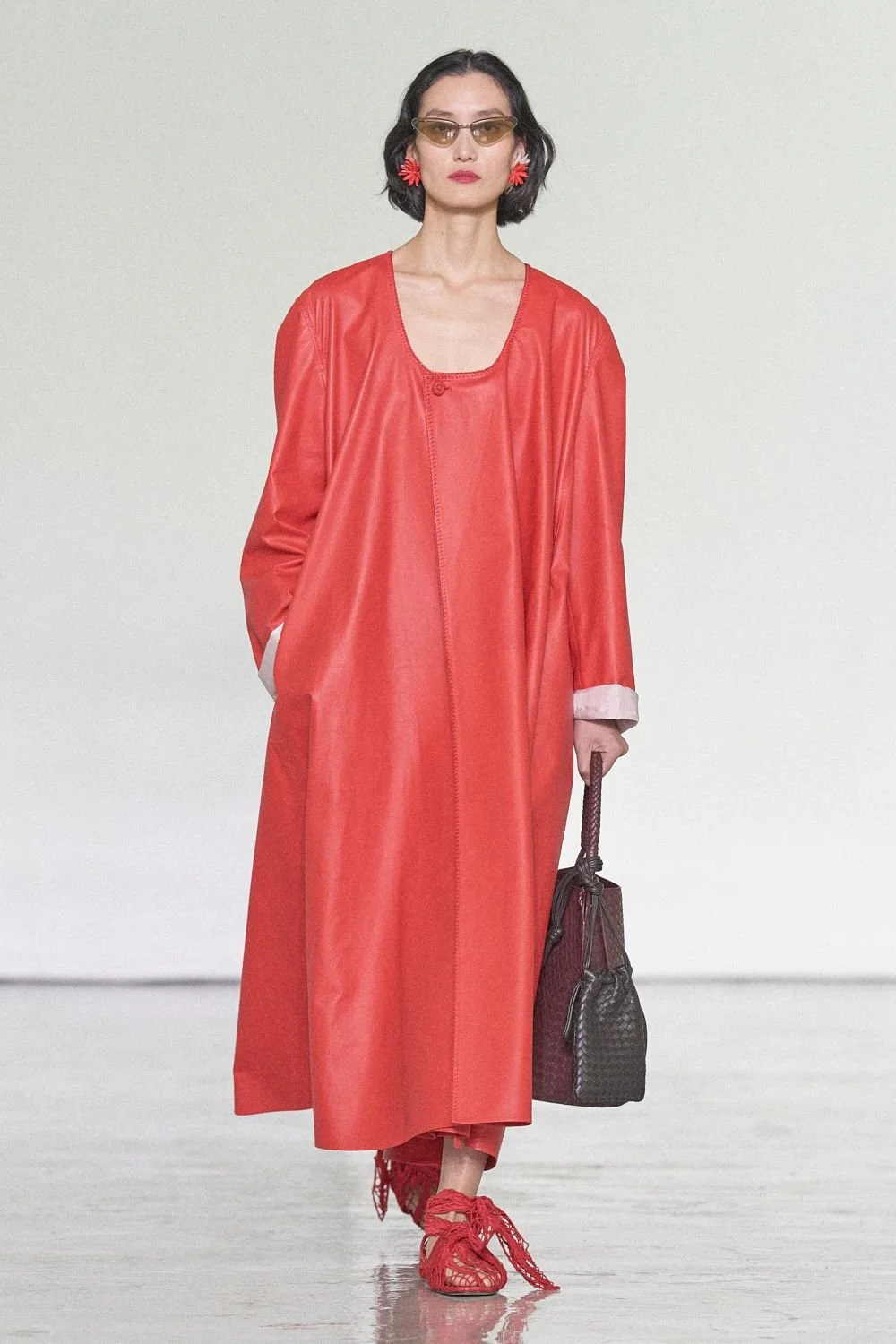 bottega-veneta-spring-2027-ready-to-wear-look-33.jpg