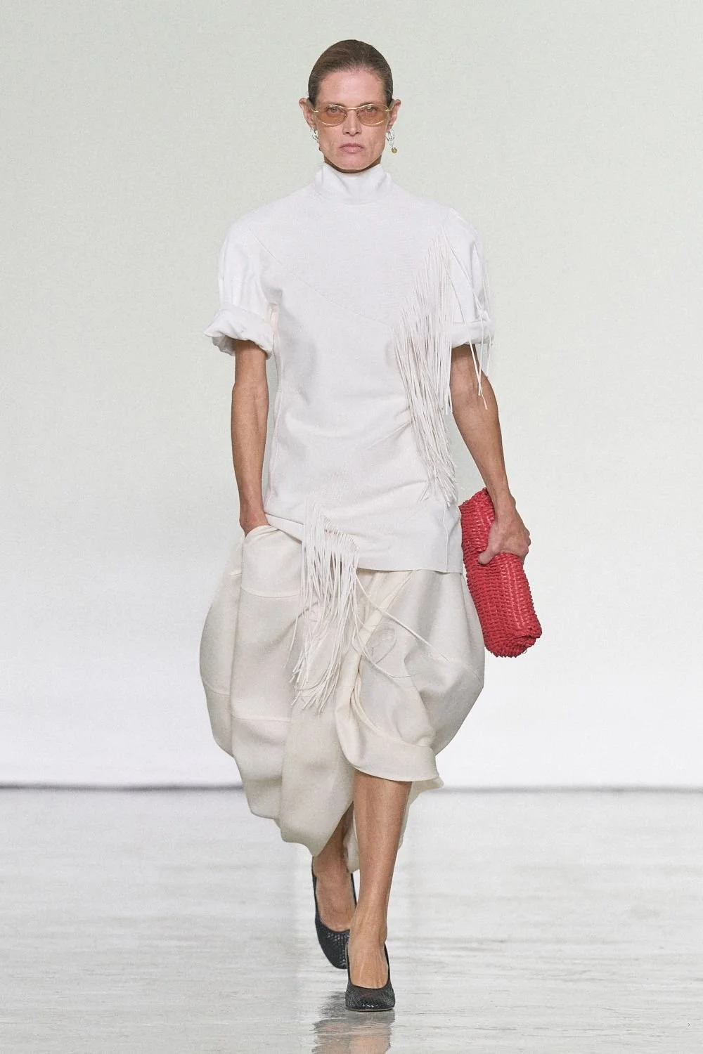 bottega-veneta-spring-2027-ready-to-wear-look-34.jpg