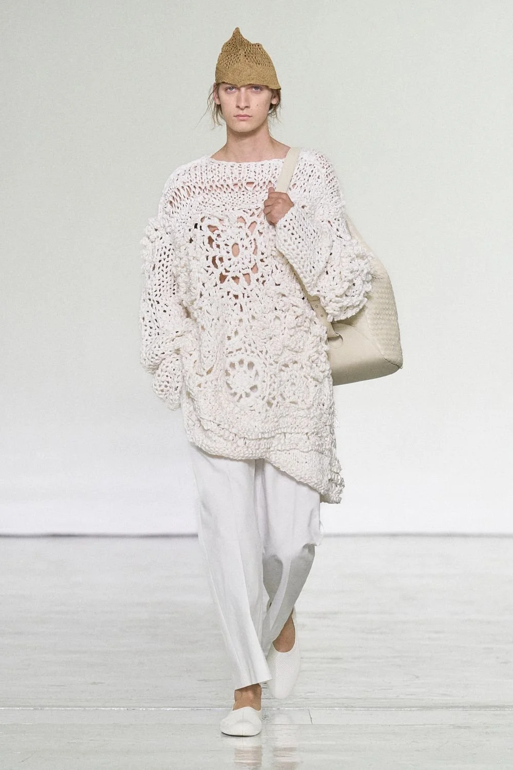 bottega-veneta-spring-2027-ready-to-wear-look-38.jpg
