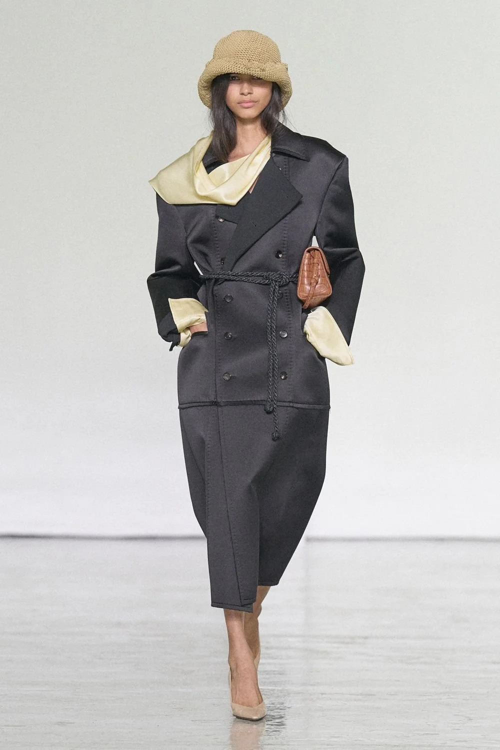 bottega-veneta-spring-2027-ready-to-wear-look-47.jpg