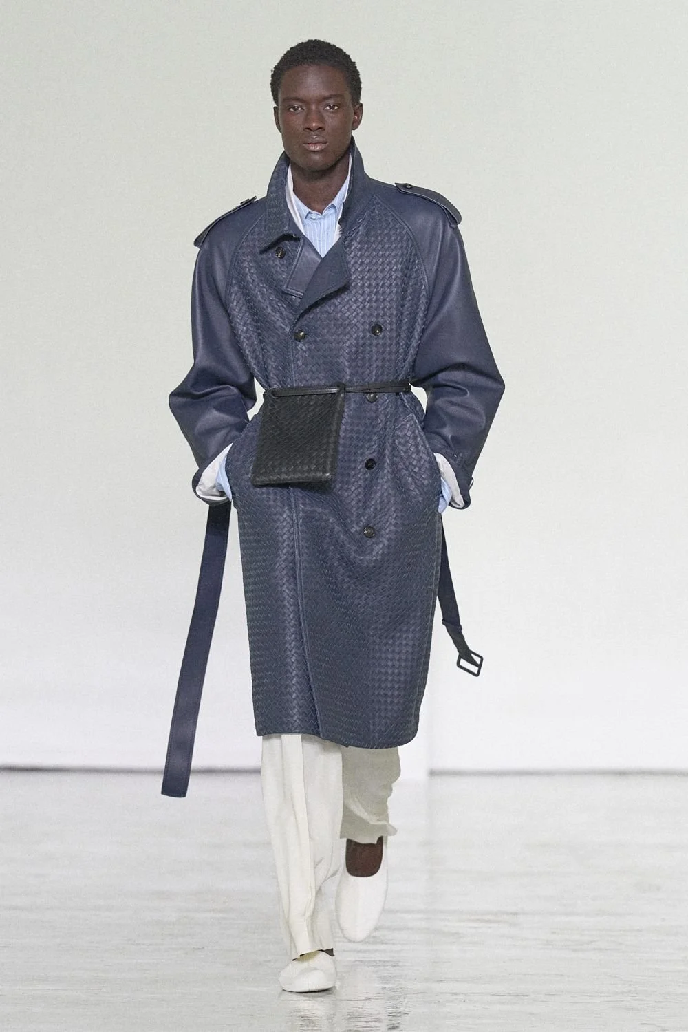bottega-veneta-spring-2027-ready-to-wear-look-51.jpg