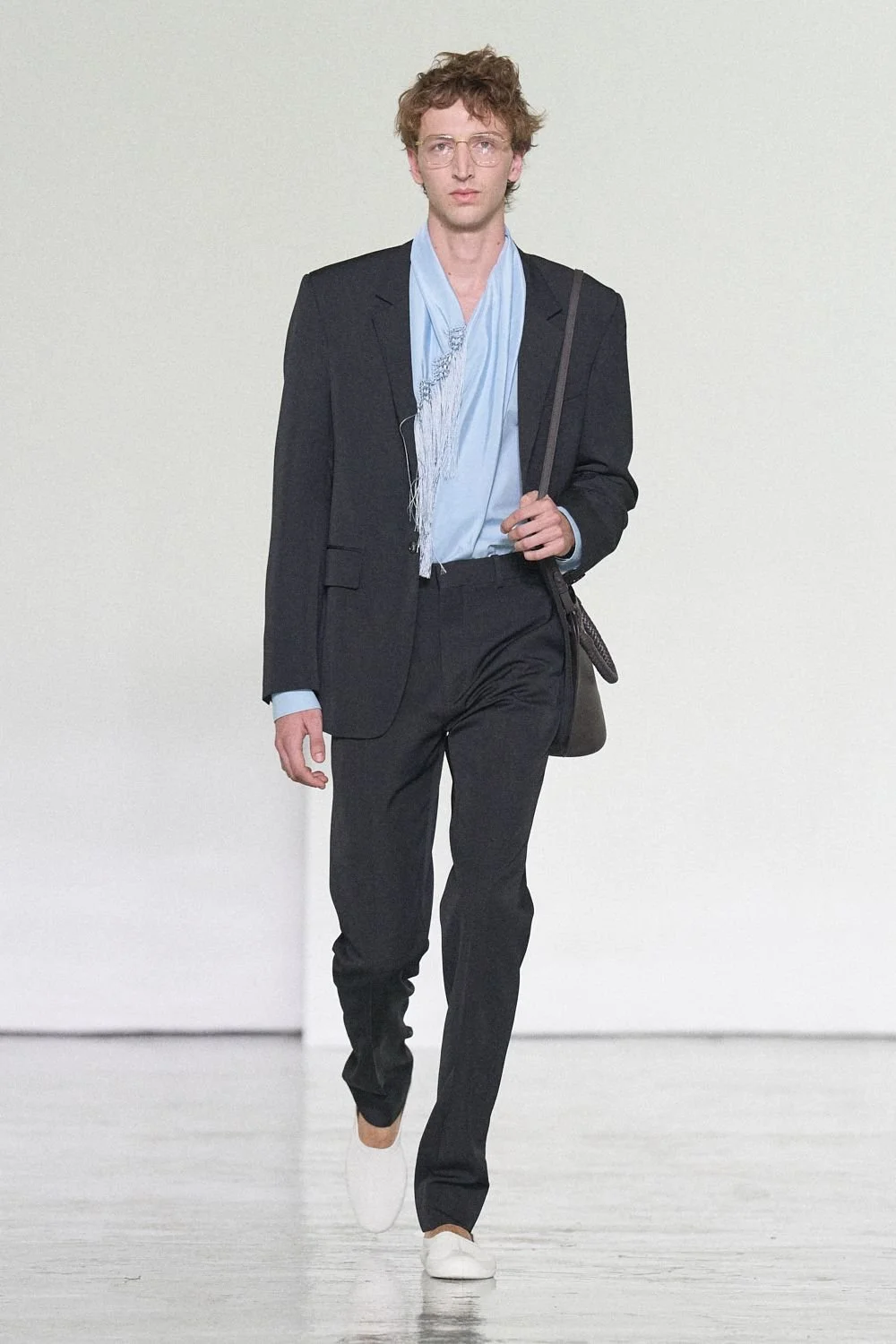 bottega-veneta-spring-2027-ready-to-wear-look-52.jpg