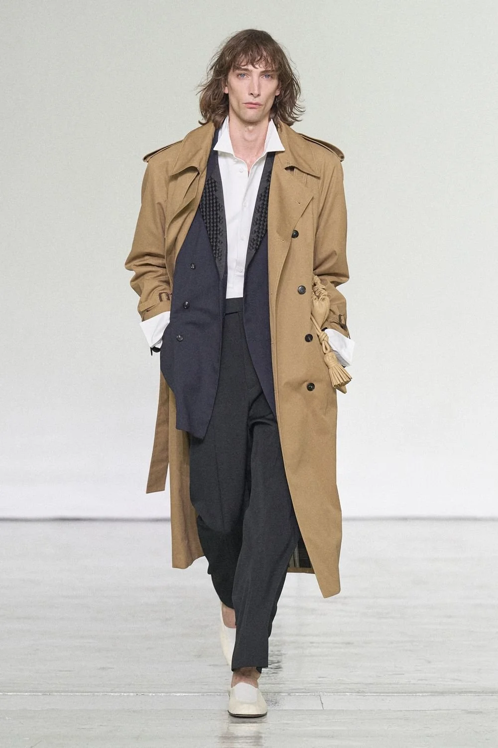 bottega-veneta-spring-2027-ready-to-wear-look-53.jpg