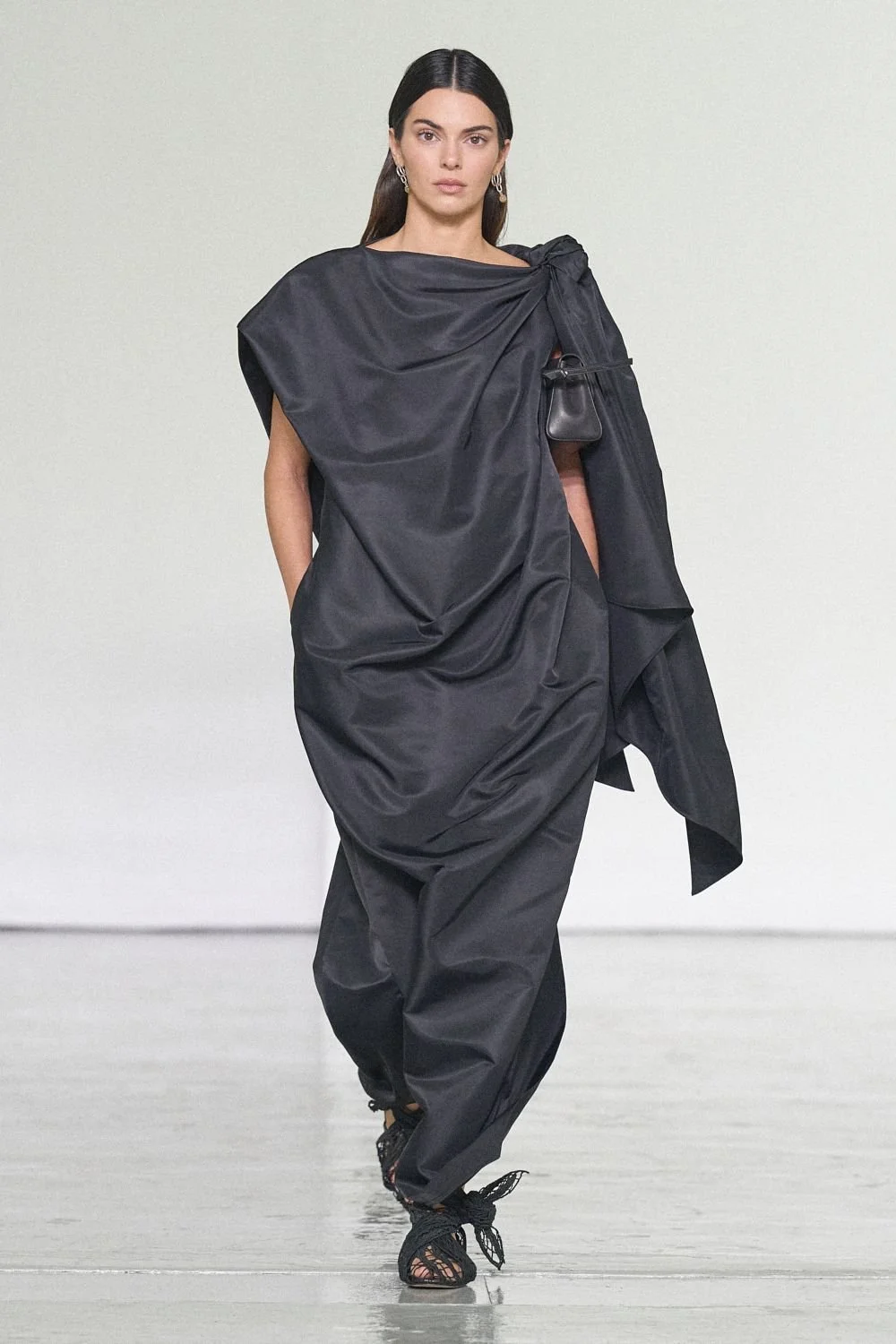 bottega-veneta-spring-2027-ready-to-wear-look-62.jpg