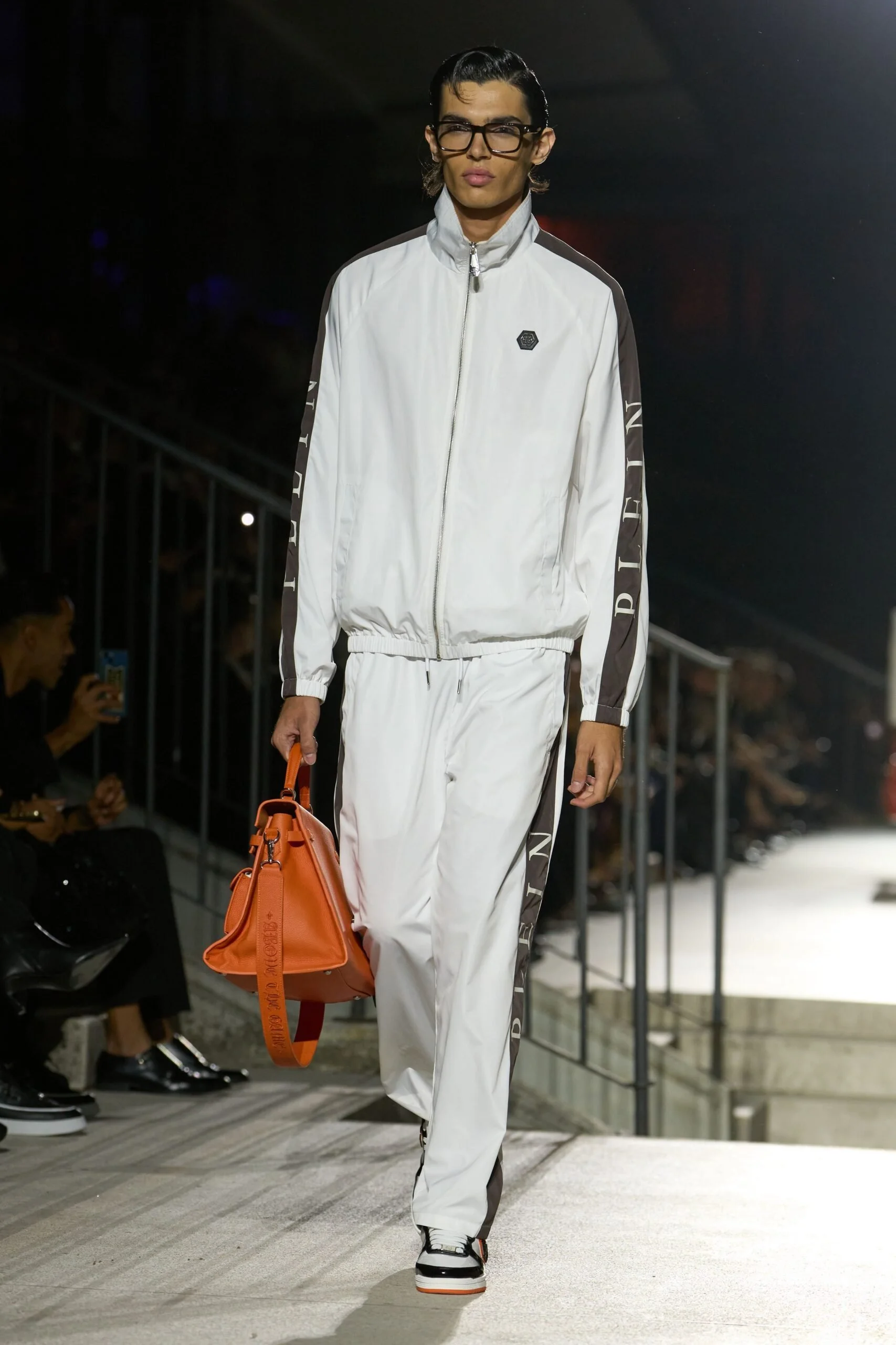 philipp-plein-spring-2027-ready-to-wear-look-40-scaled.jpg