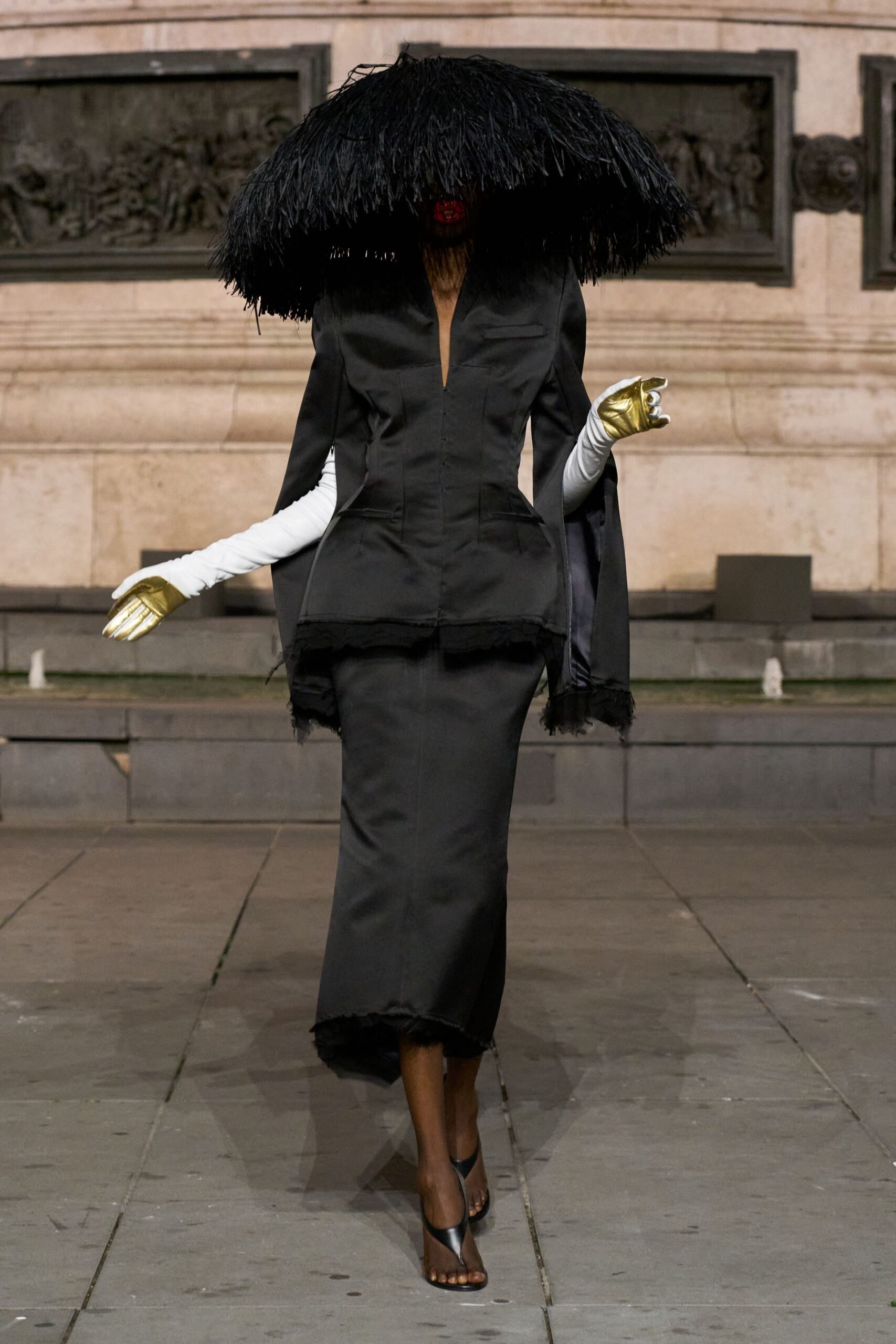 matieres-fecales-spring-2027-ready-to-wear-look-77-scaled.jpg