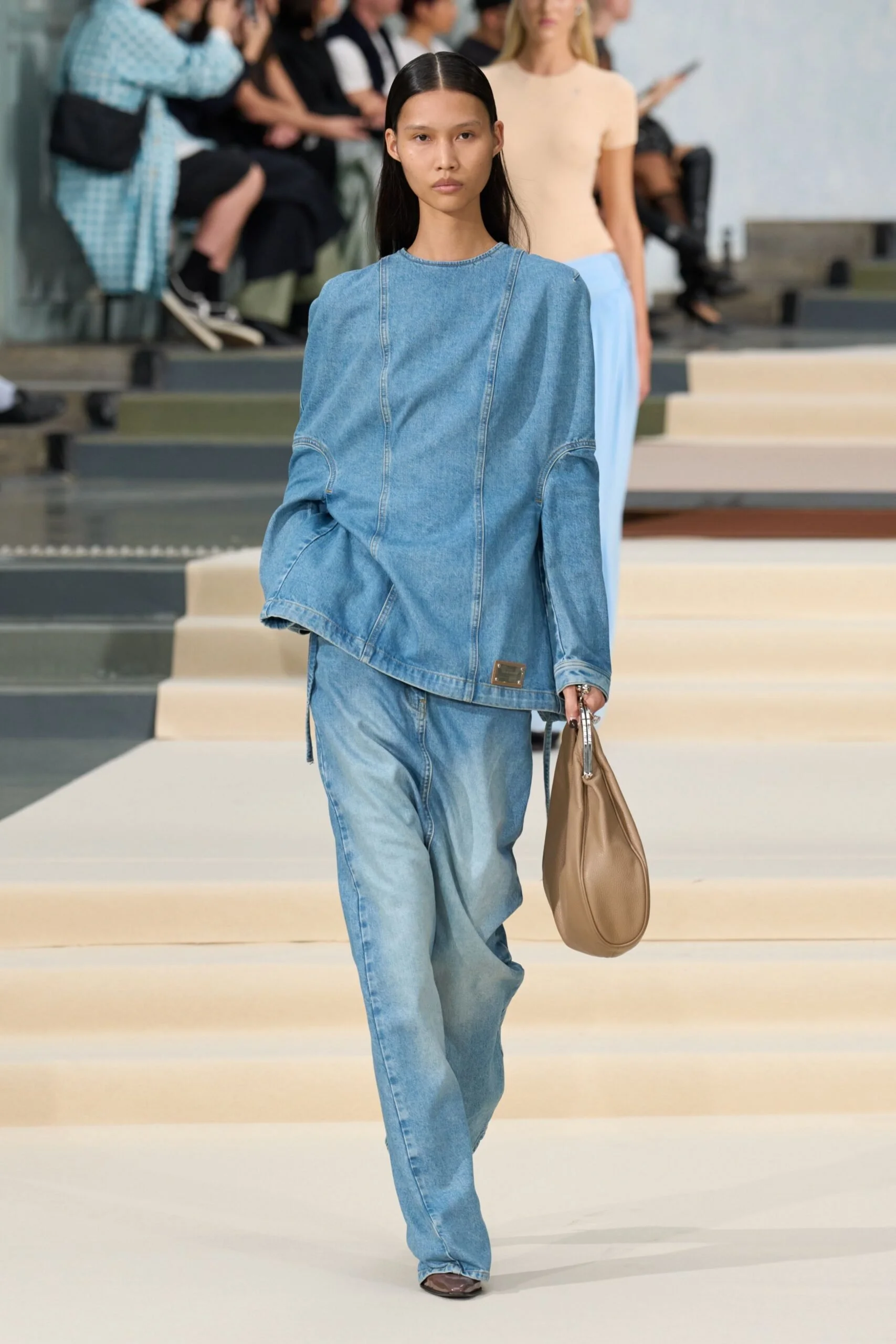 julie-kegels-spring-2027-ready-to-wear-look-06-scaled.jpg