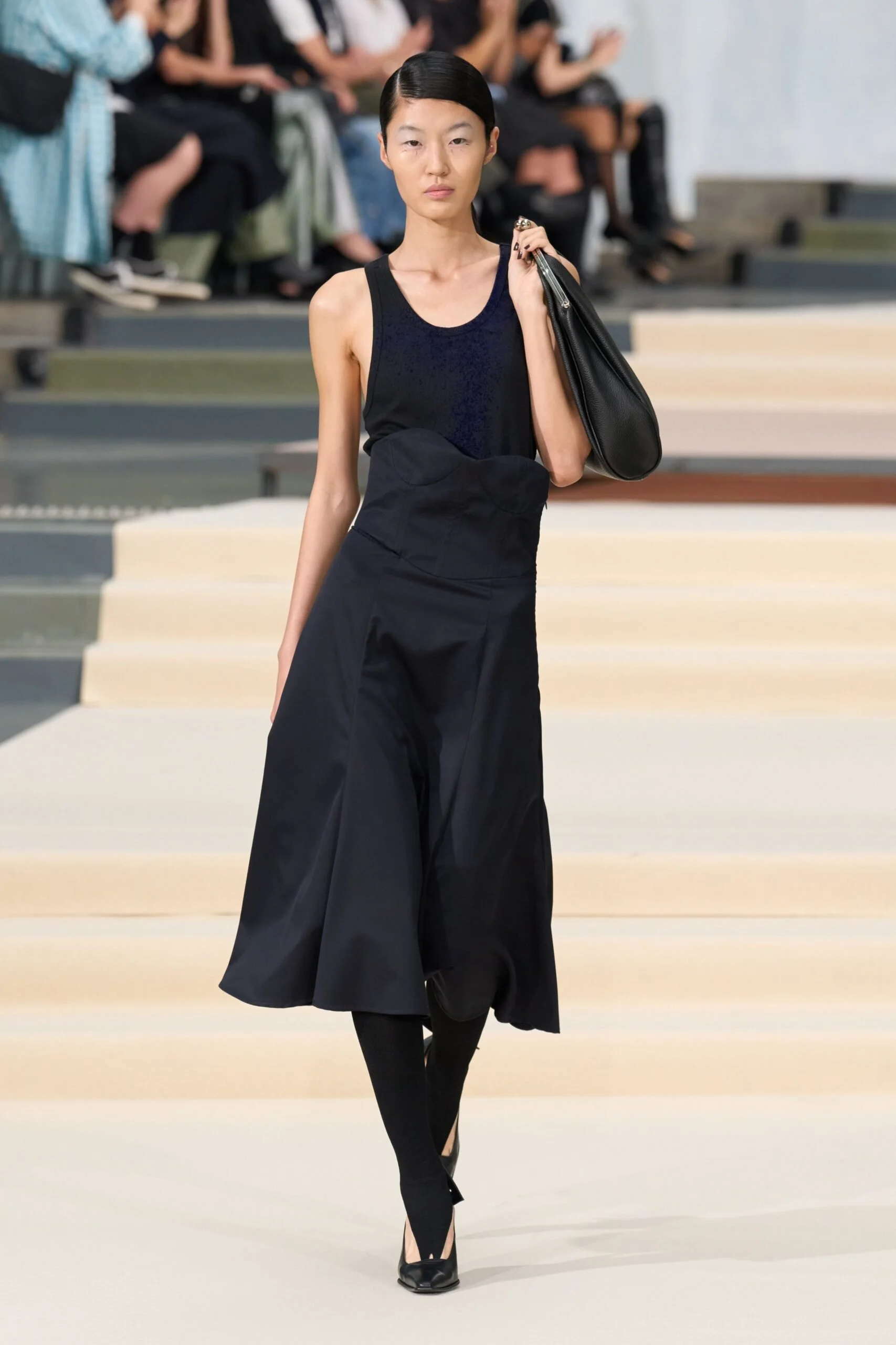 julie-kegels-spring-2027-ready-to-wear-look-18-scaled.jpg