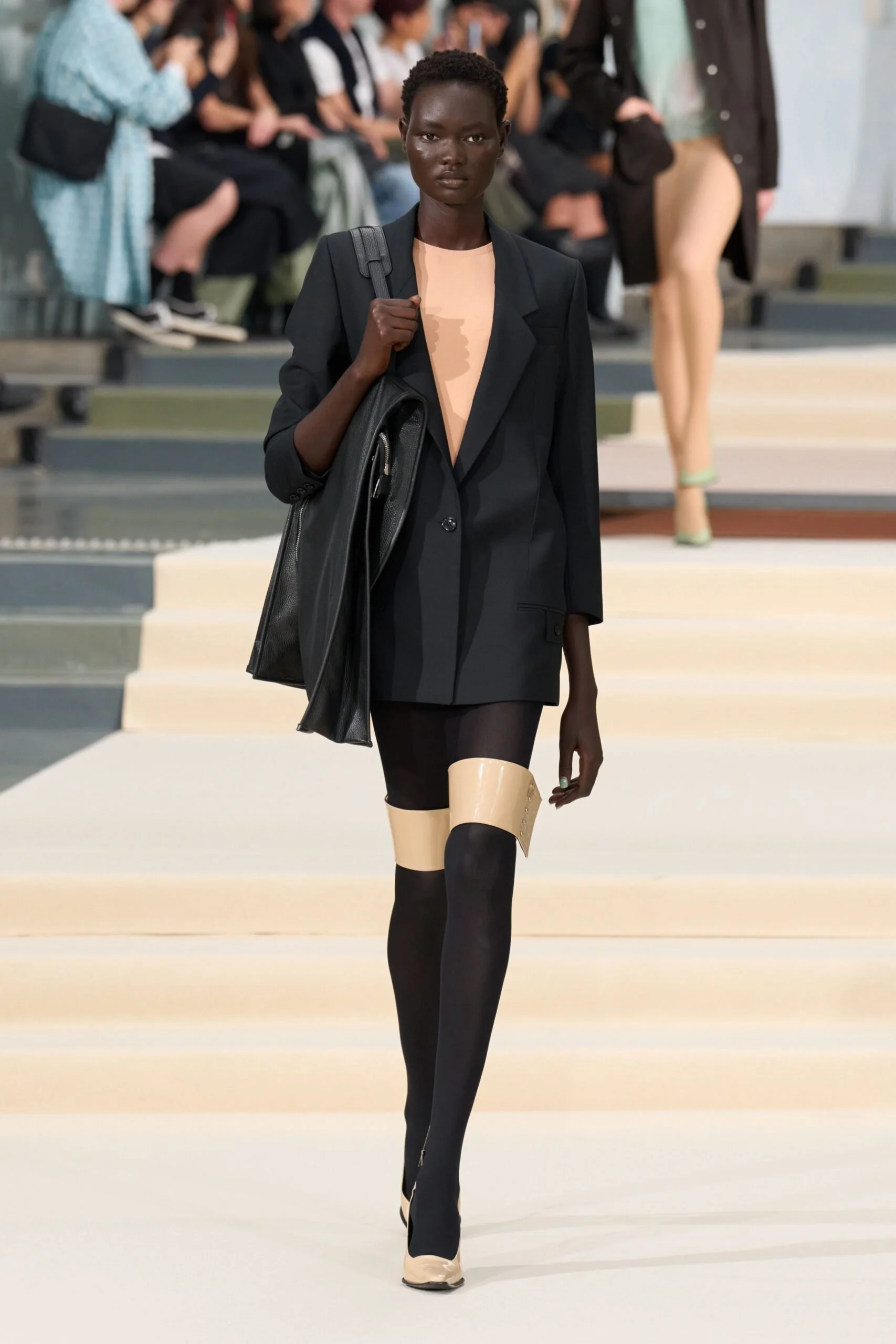 julie-kegels-spring-2027-ready-to-wear-look-19-scaled.jpg