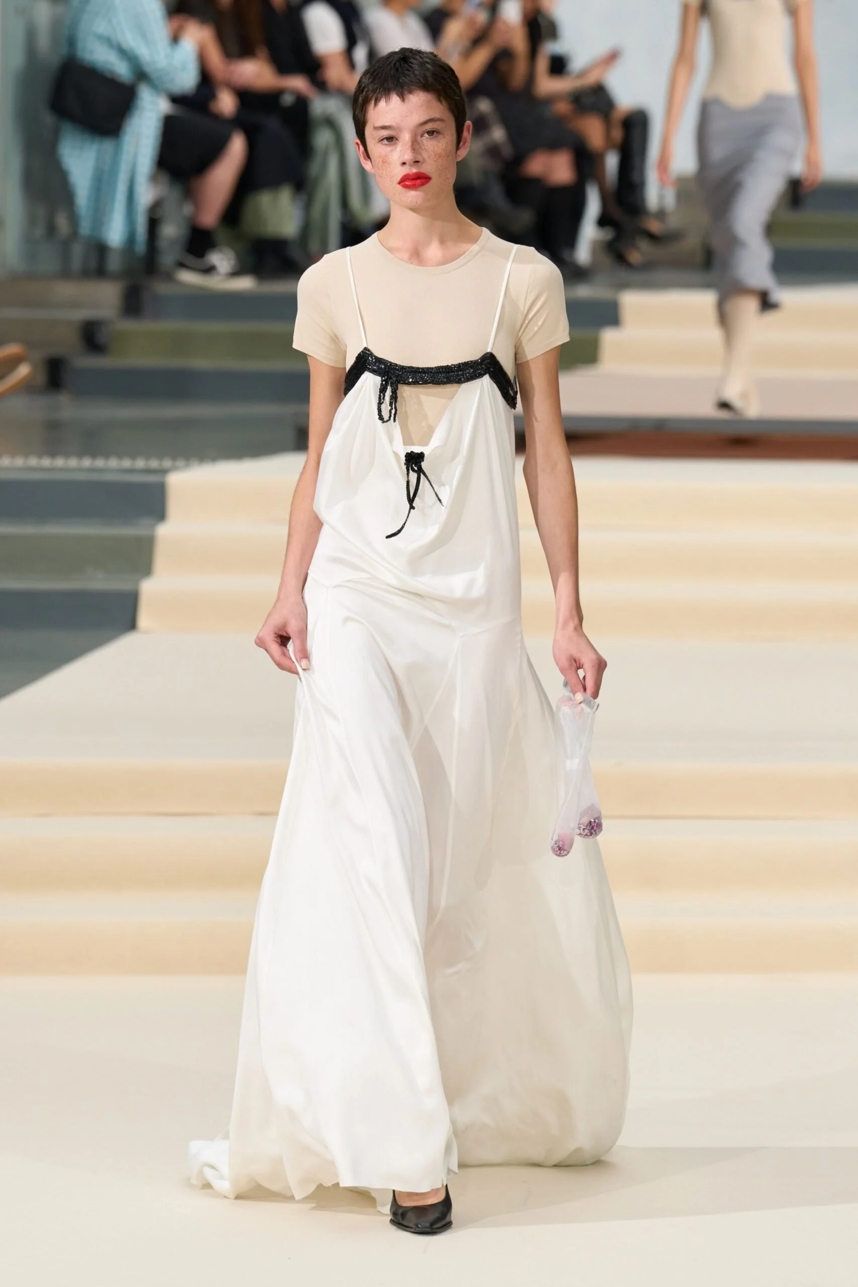 julie-kegels-spring-2027-ready-to-wear-look-37-scaled.jpg