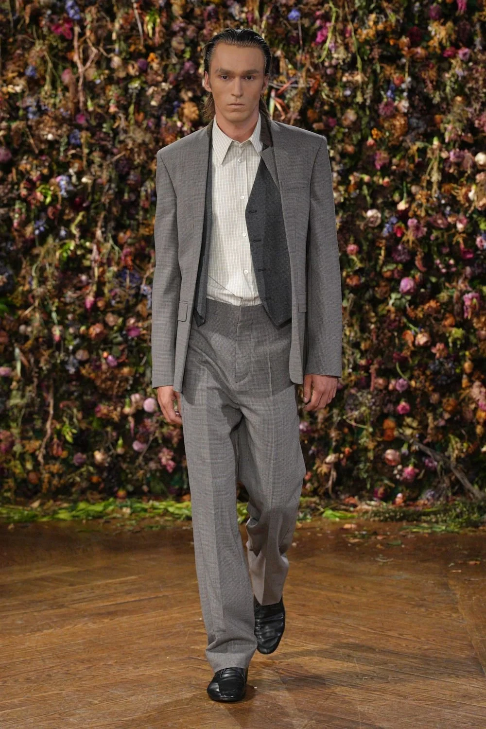 maison-margiela-spring-2027-ready-to-wear-look-02.jpg
