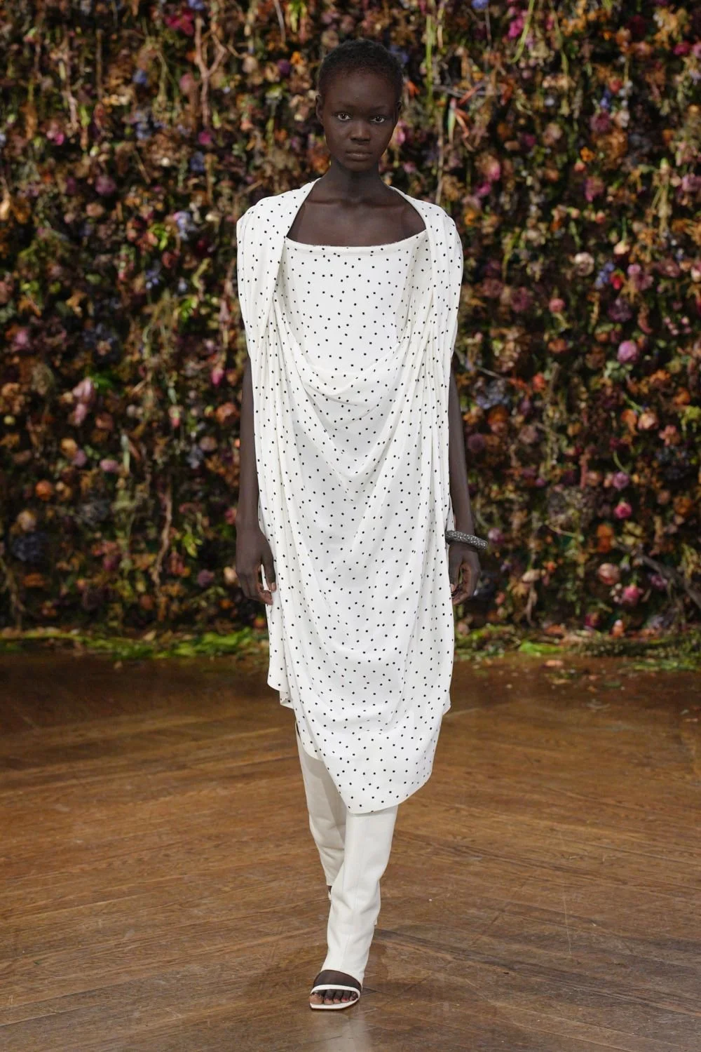 maison-margiela-spring-2027-ready-to-wear-look-07.jpg