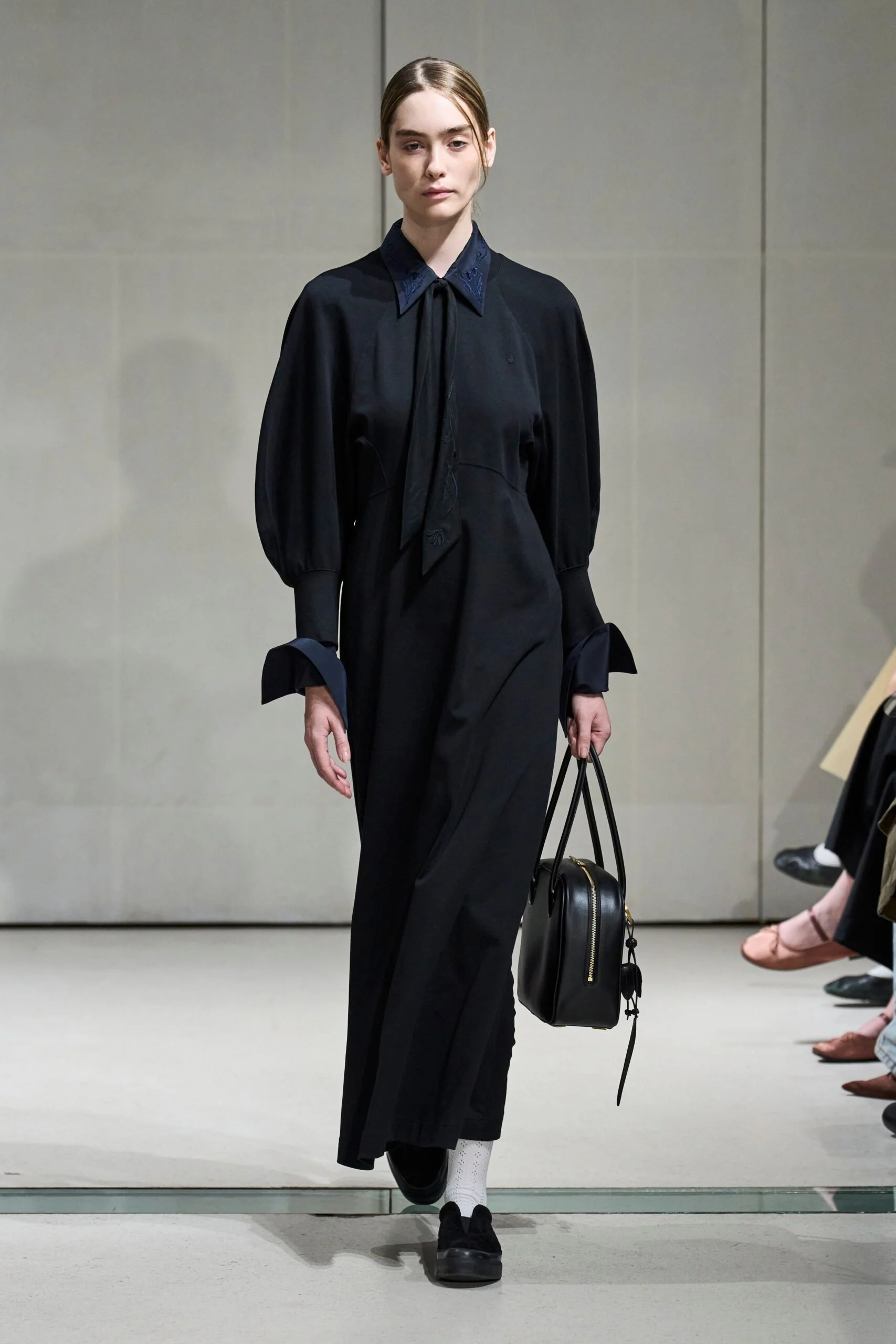 mame-kurogouchi-spring-2027-ready-to-wear-look-06-scaled.jpg