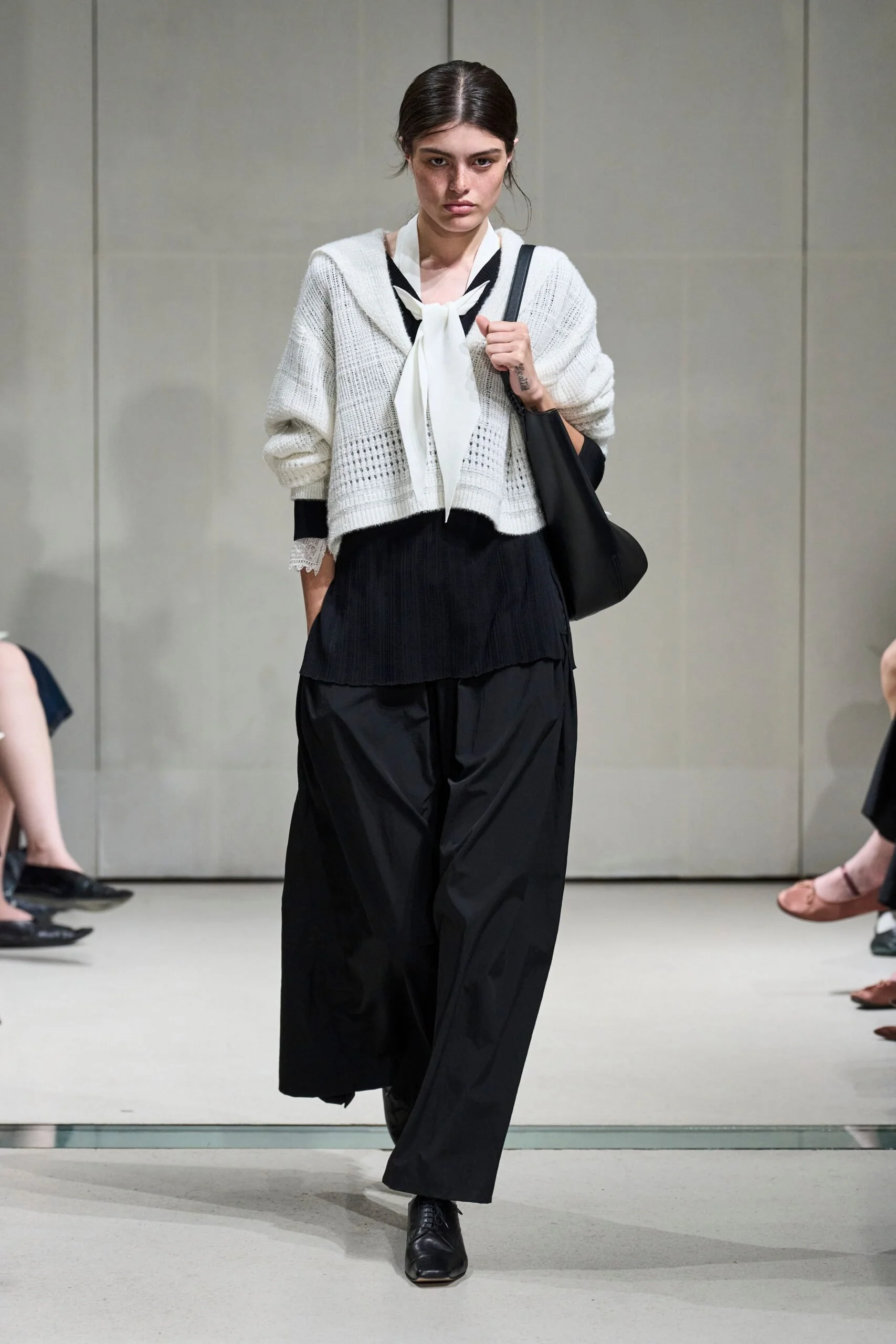 mame-kurogouchi-spring-2027-ready-to-wear-look-10-scaled.jpg