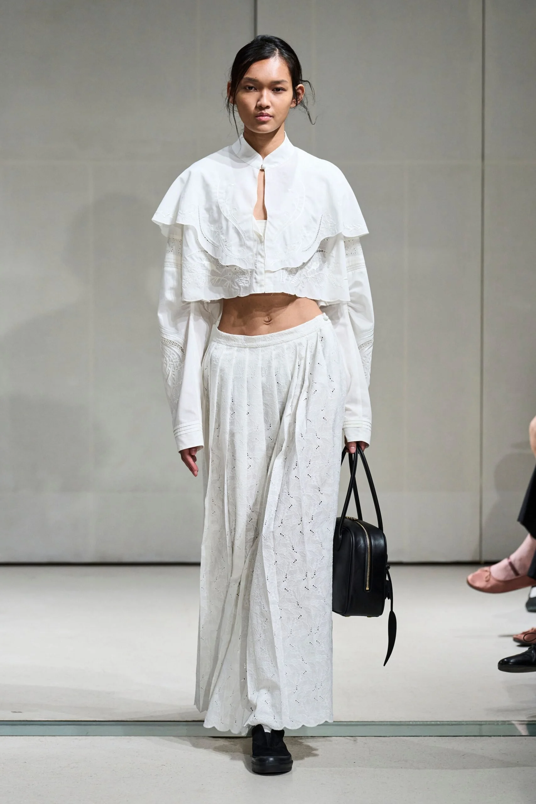 mame-kurogouchi-spring-2027-ready-to-wear-look-13-scaled.jpg