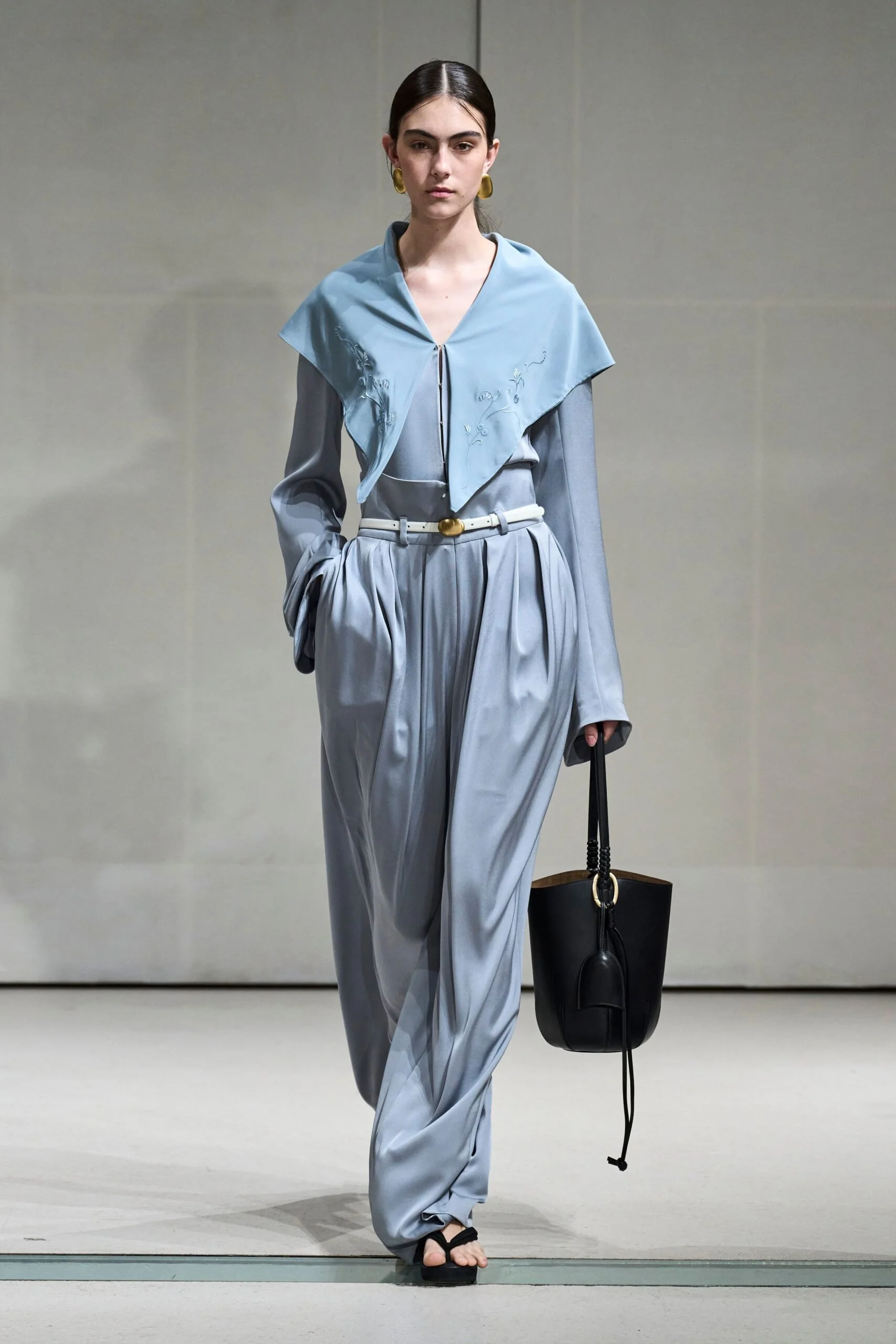 mame-kurogouchi-spring-2027-ready-to-wear-look-15-scaled.jpg