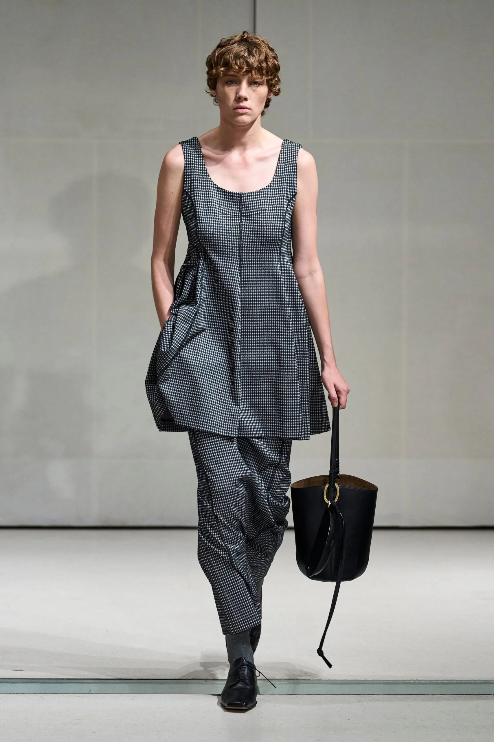 mame-kurogouchi-spring-2027-ready-to-wear-look-16-scaled.jpg