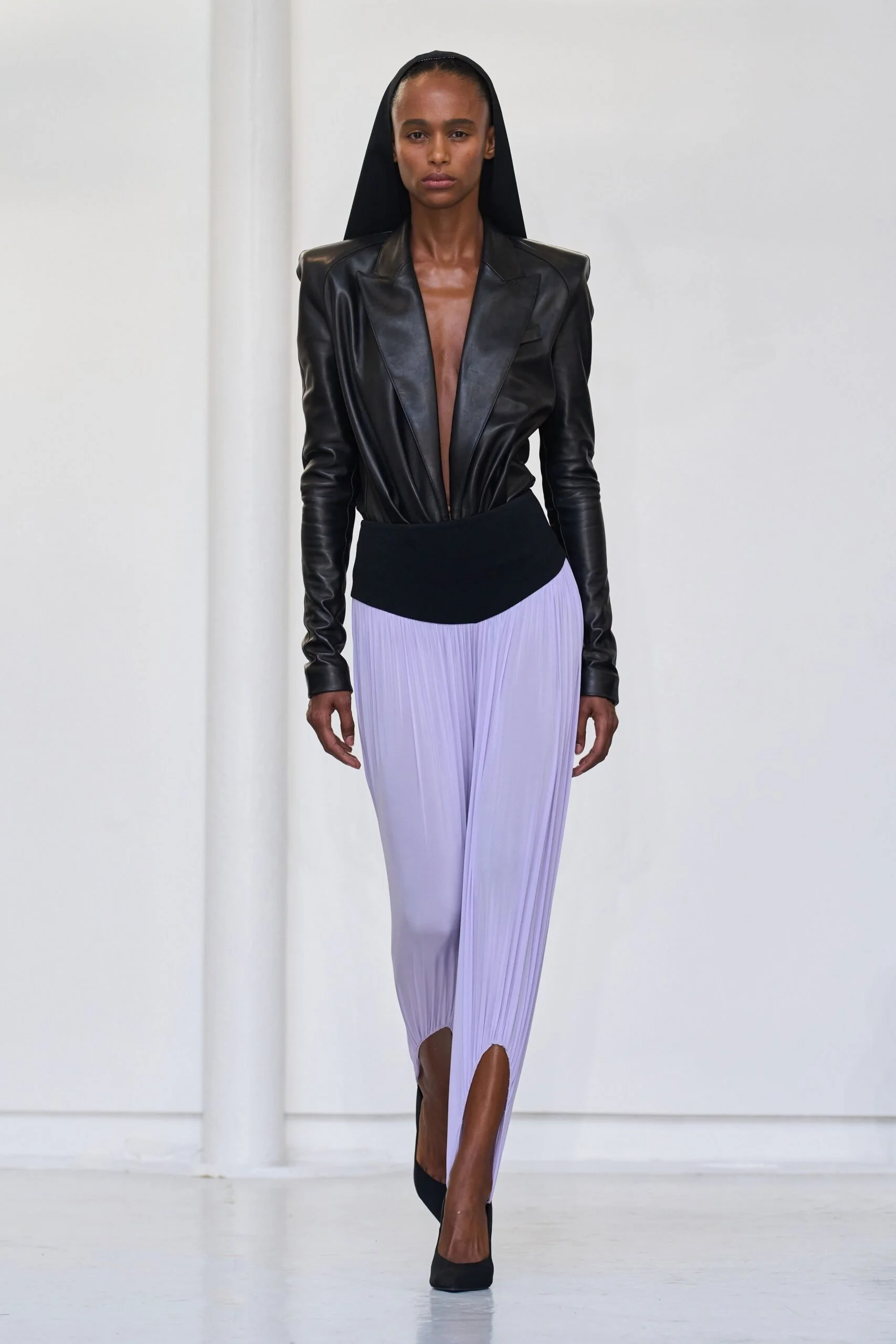 burc-akyol-spring-2027-ready-to-wear-look-04-scaled.jpg