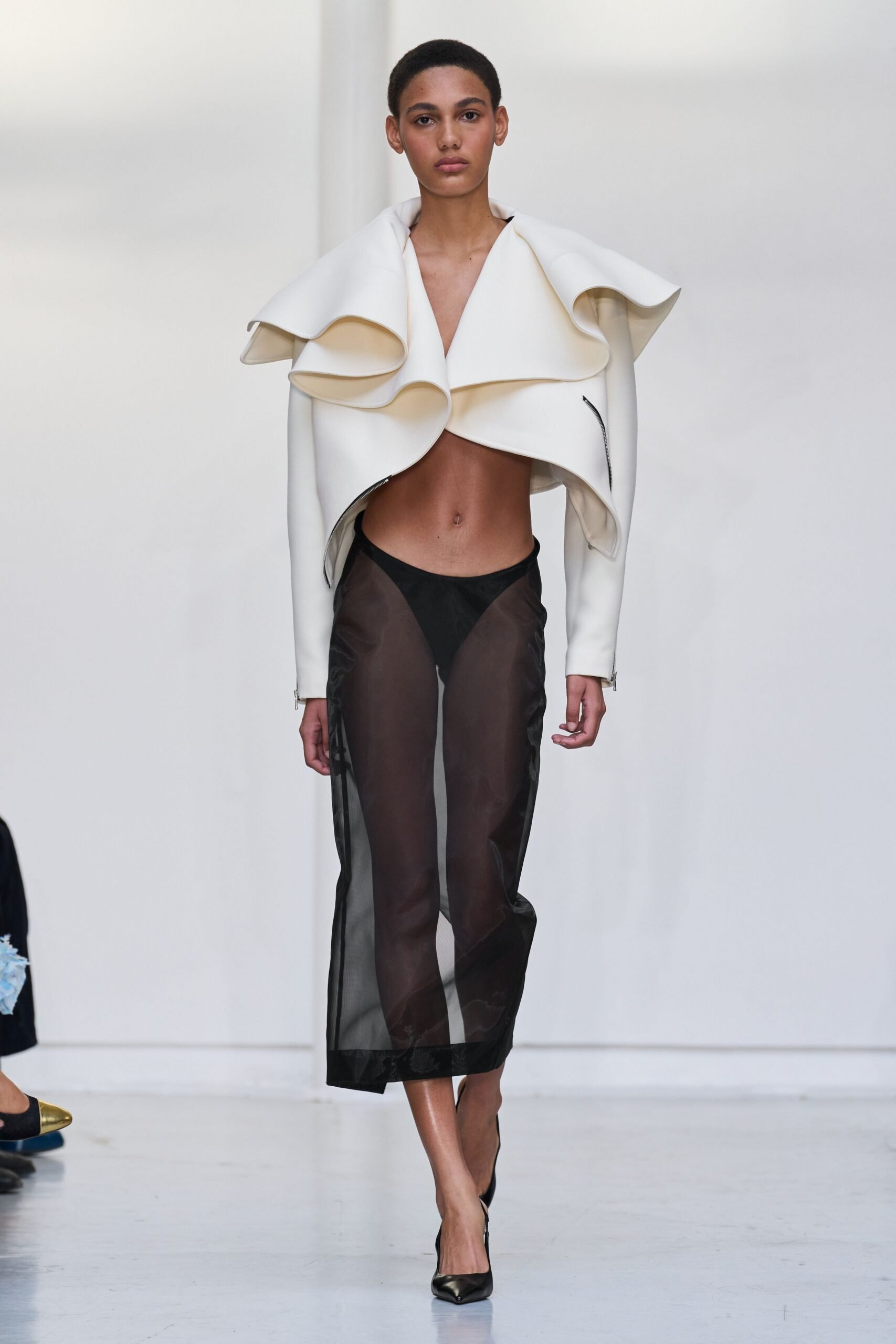 burc-akyol-spring-2027-ready-to-wear-look-07-scaled.jpg