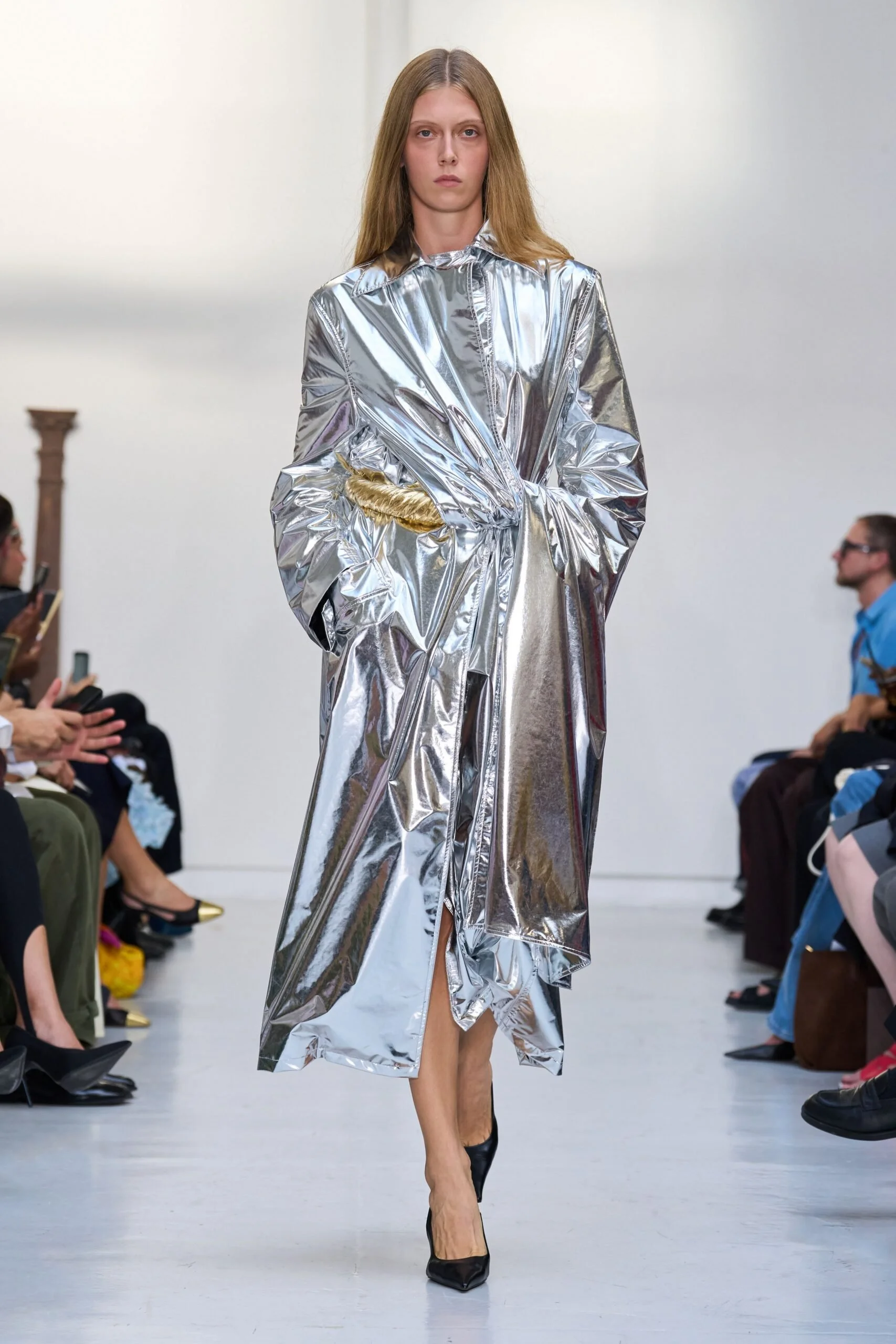 burc-akyol-spring-2027-ready-to-wear-look-09-scaled.jpg