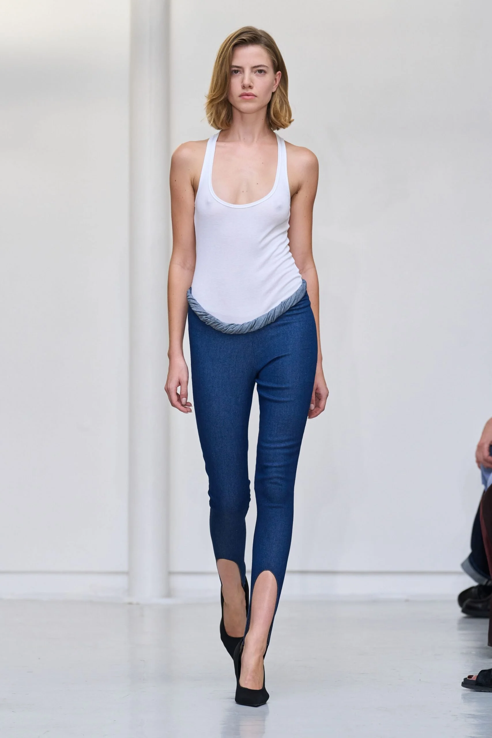 burc-akyol-spring-2027-ready-to-wear-look-19-scaled.jpg