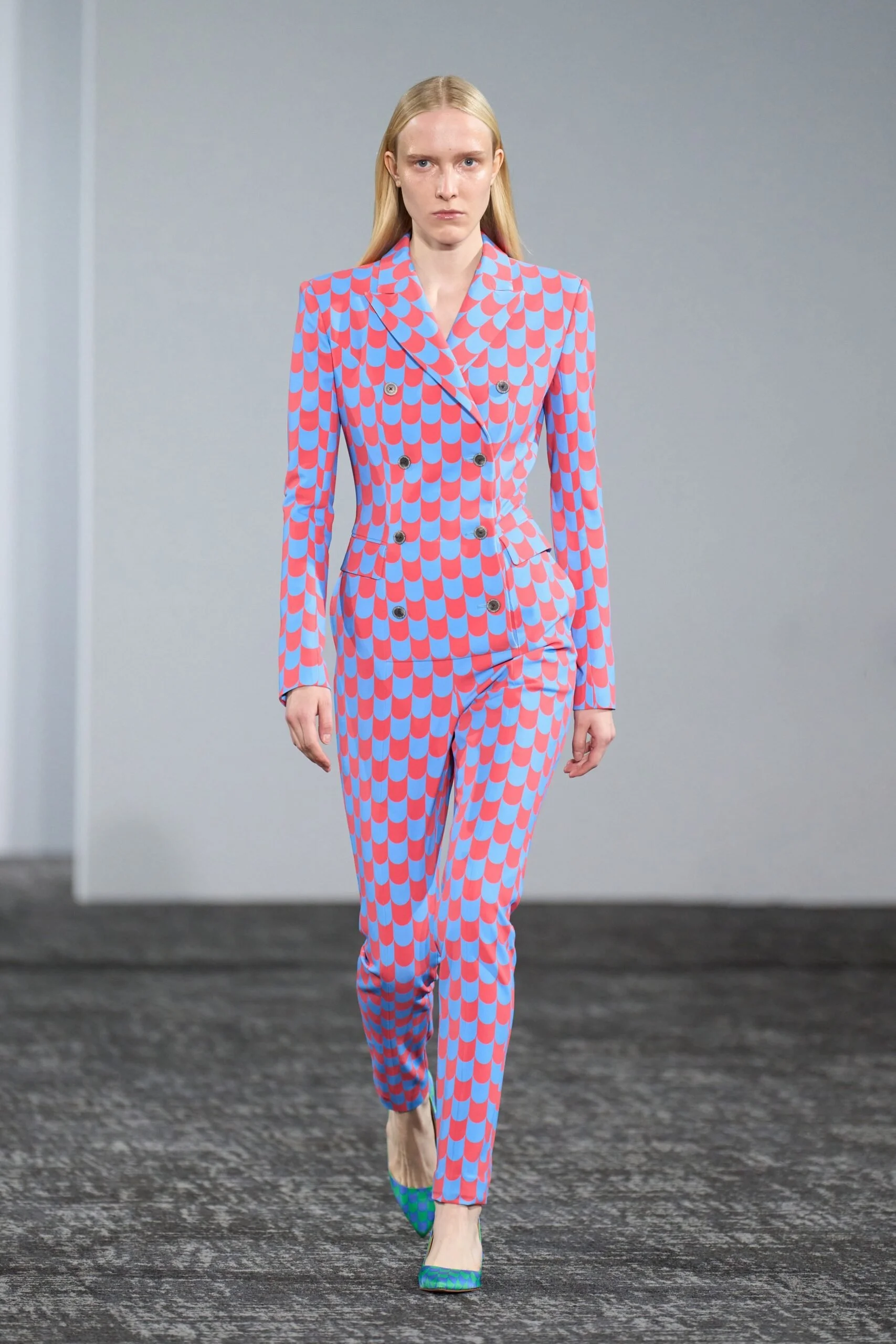 anrealage-spring-2027-ready-to-wear-look-02-scaled.jpg
