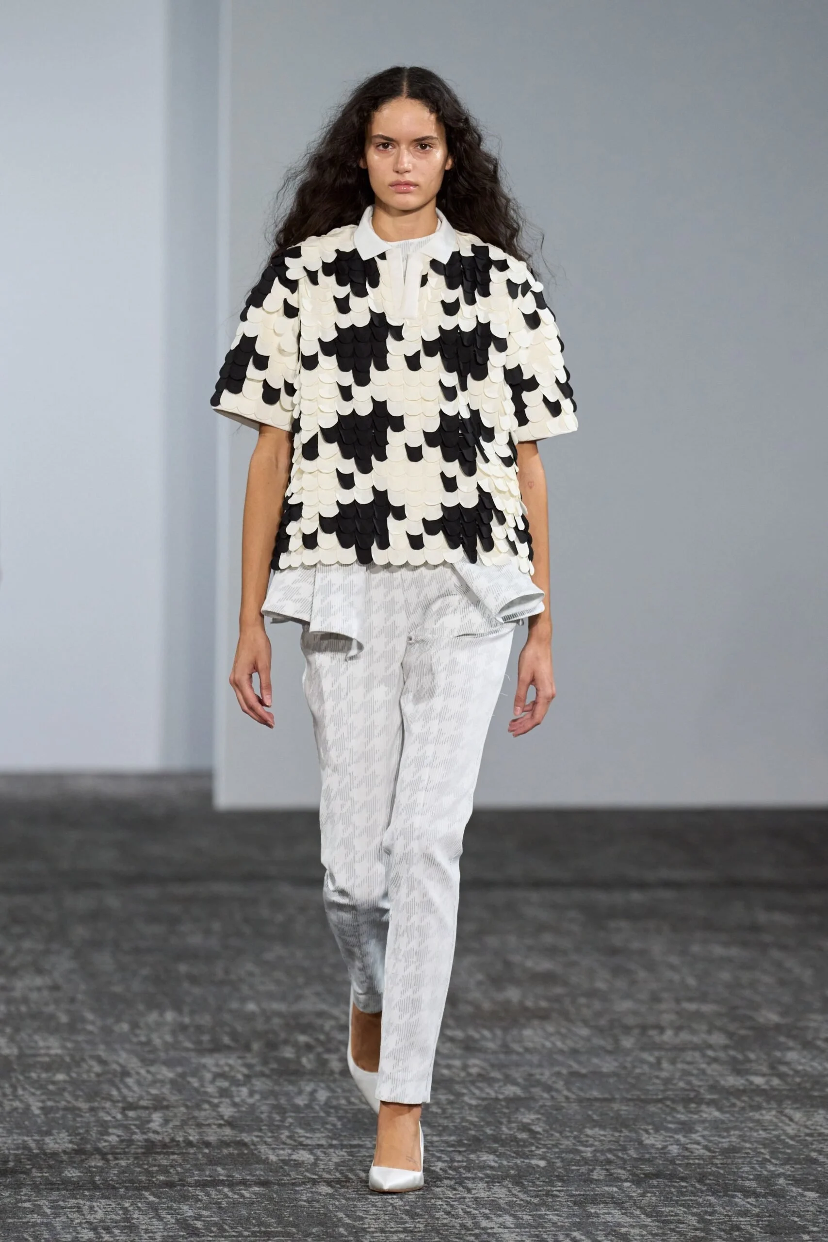 anrealage-spring-2027-ready-to-wear-look-10-scaled.jpg