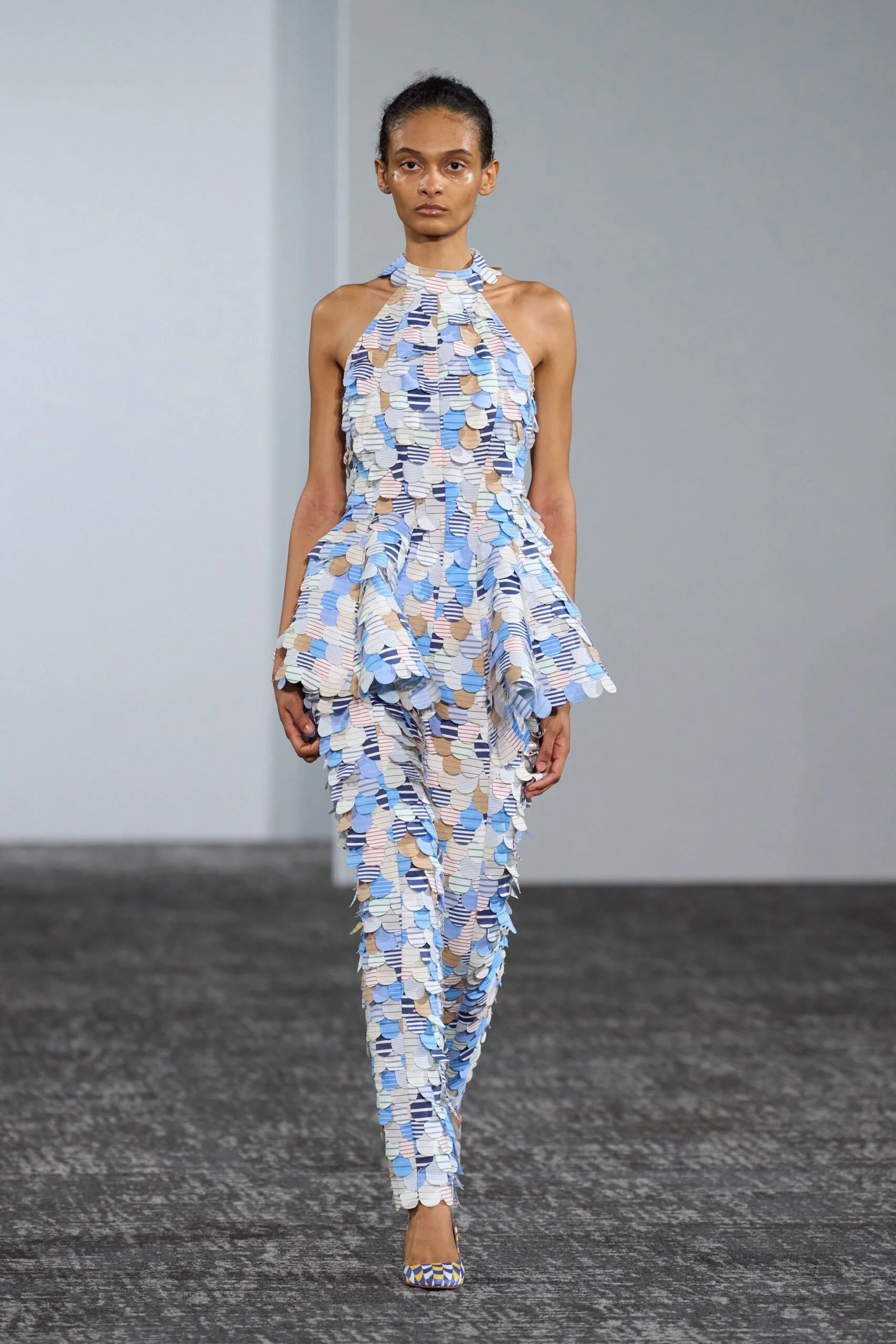 anrealage-spring-2027-ready-to-wear-look-21-scaled.jpg