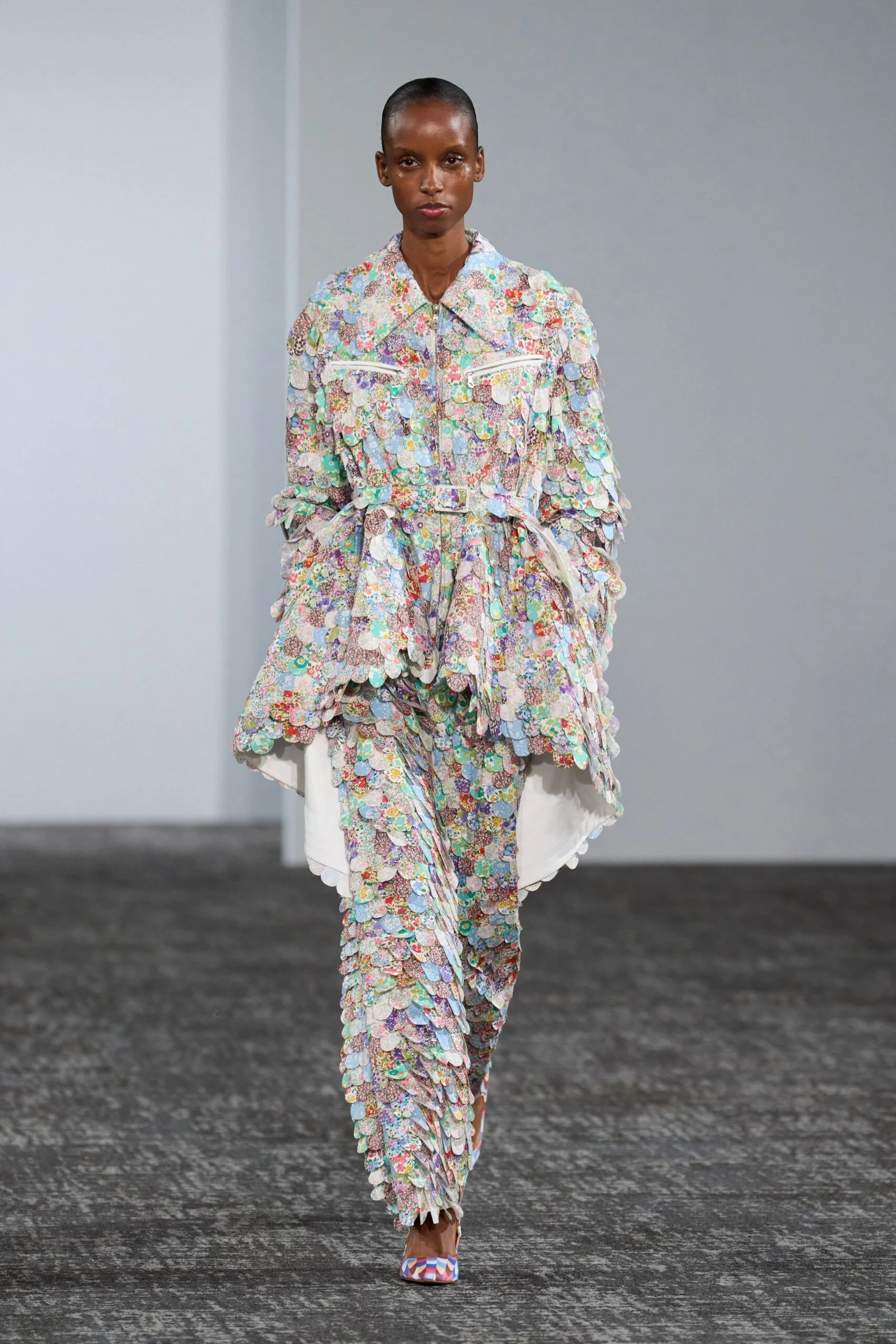 anrealage-spring-2027-ready-to-wear-look-22-scaled.jpg