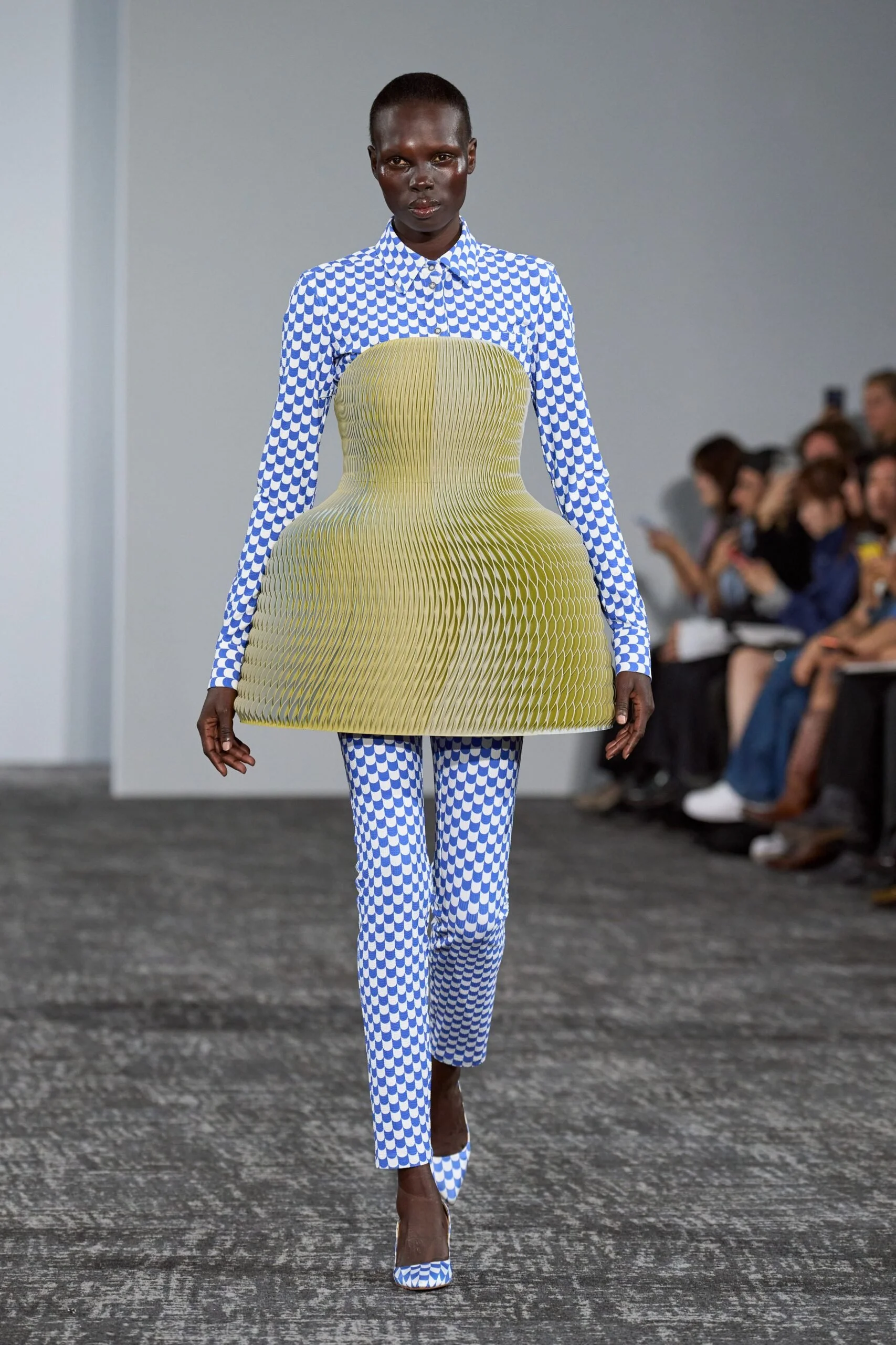anrealage-spring-2027-ready-to-wear-look-27-scaled.jpg