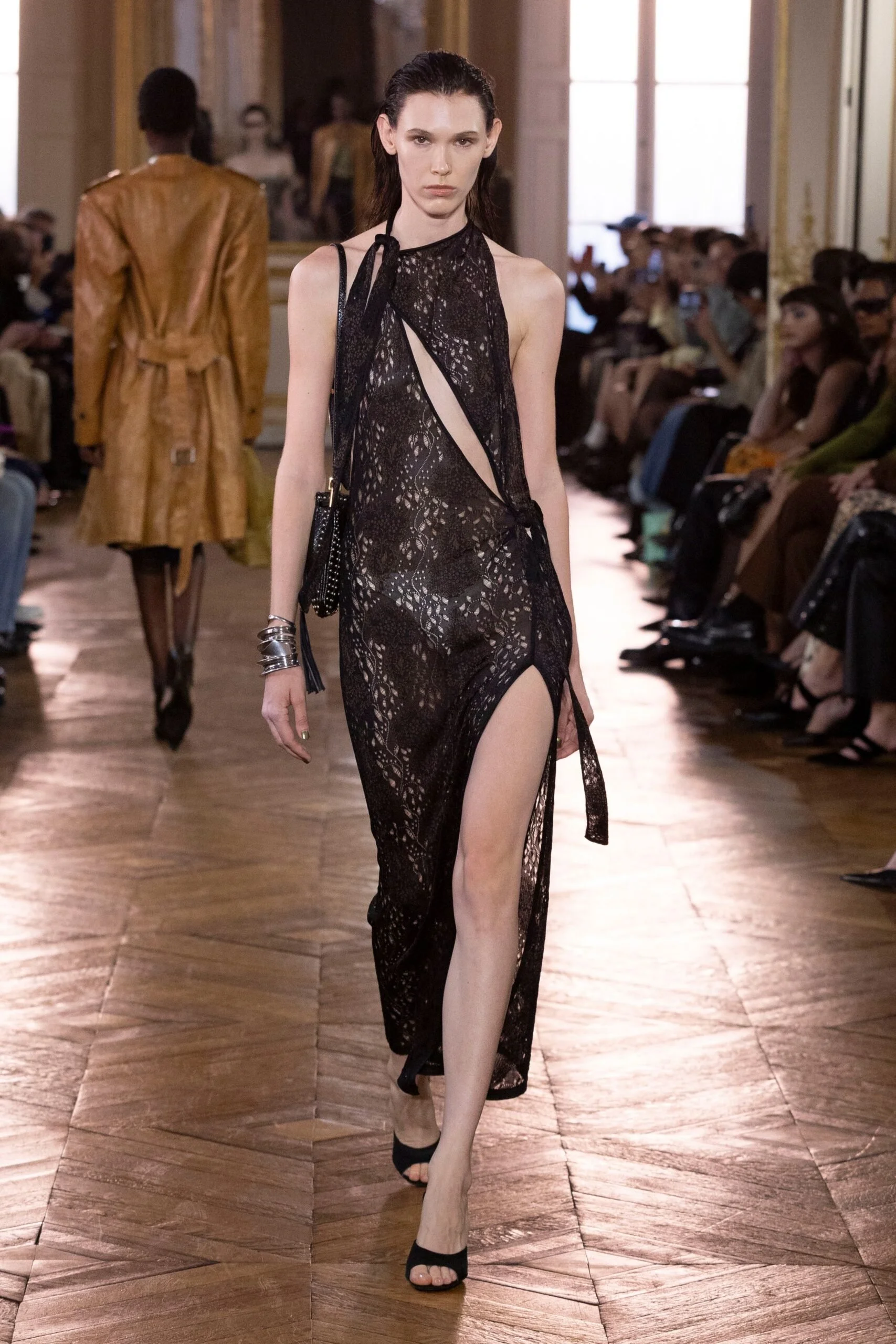 balmain-spring-2027-ready-to-wear-look-06-scaled.jpg