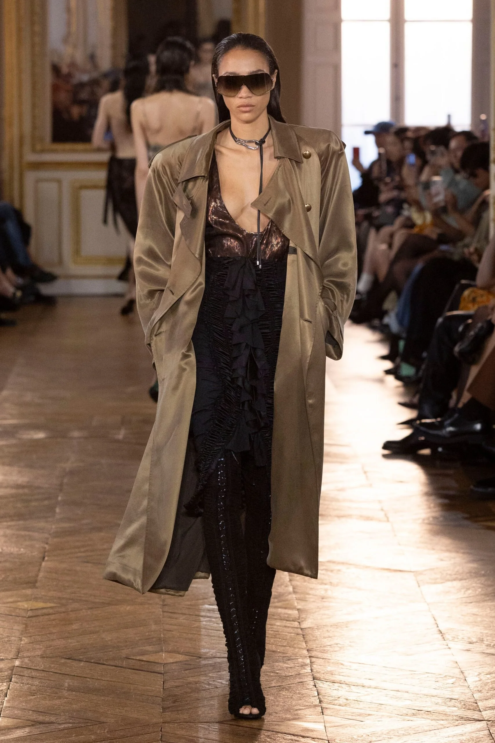 balmain-spring-2027-ready-to-wear-look-10-scaled.jpg