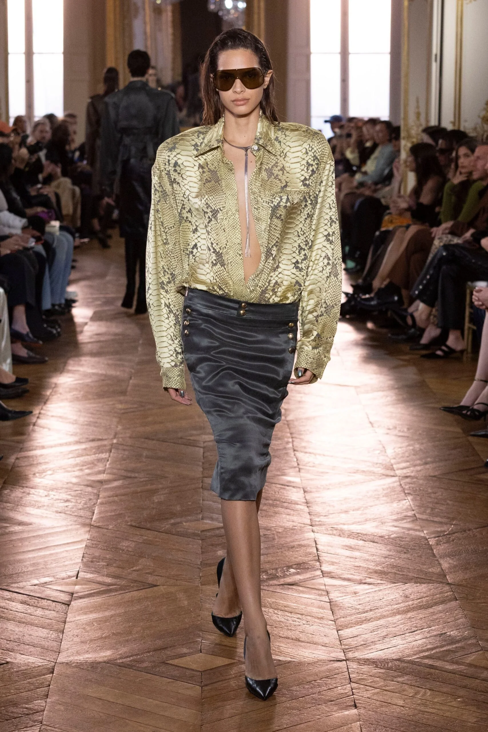balmain-spring-2027-ready-to-wear-look-19-scaled.jpg