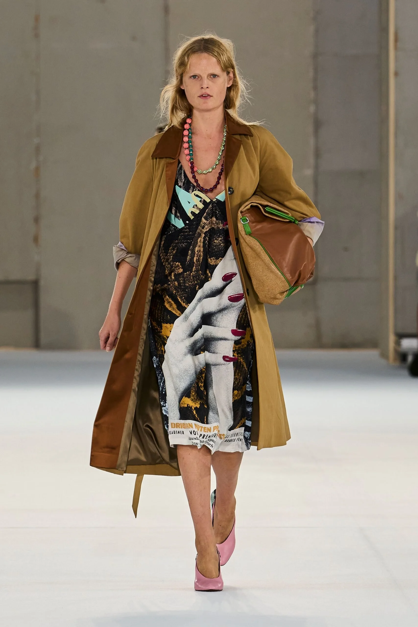 dries-van-noten-spring-2027-ready-to-wear-look-01-scaled.jpg