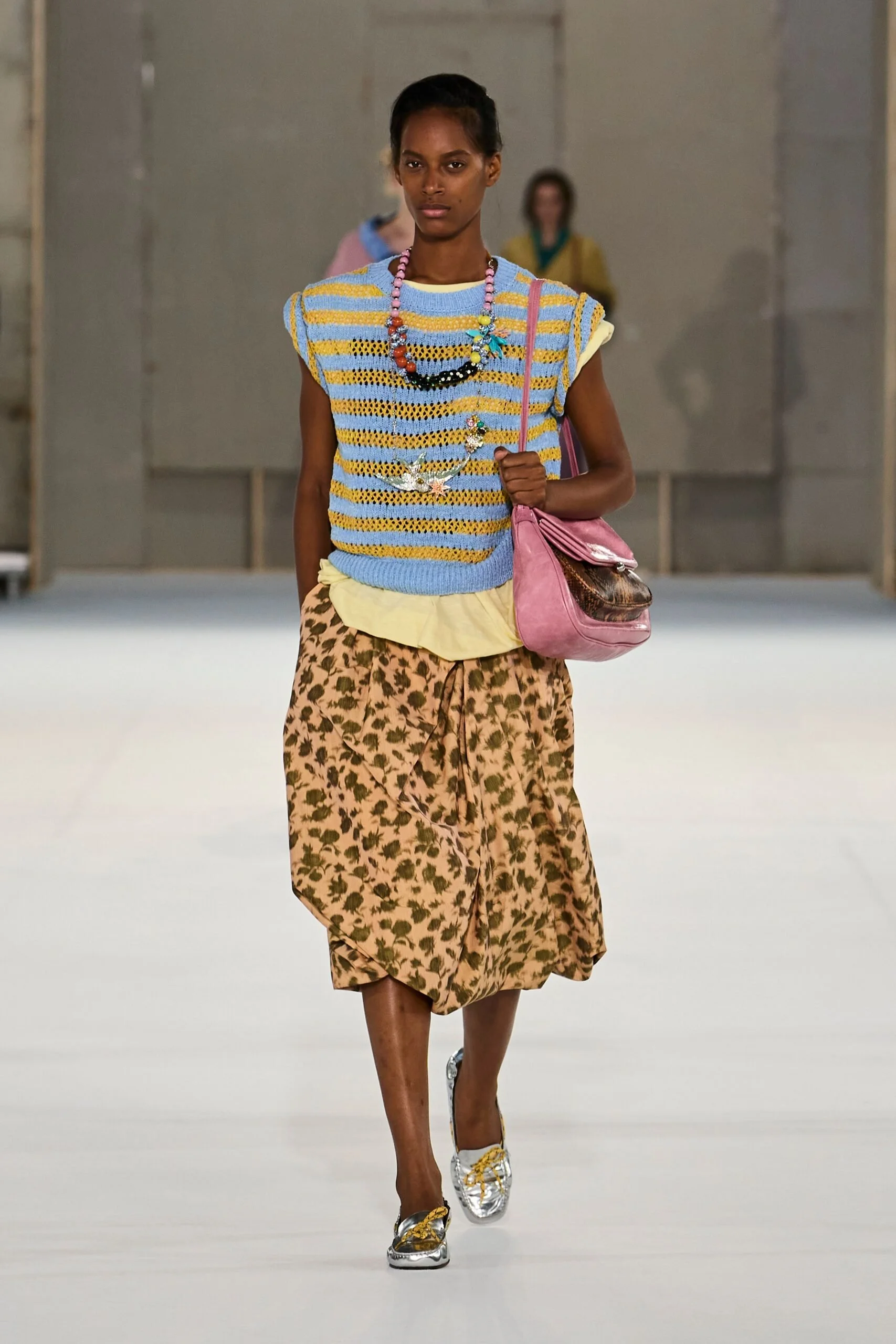 dries-van-noten-spring-2027-ready-to-wear-look-08-scaled.jpg