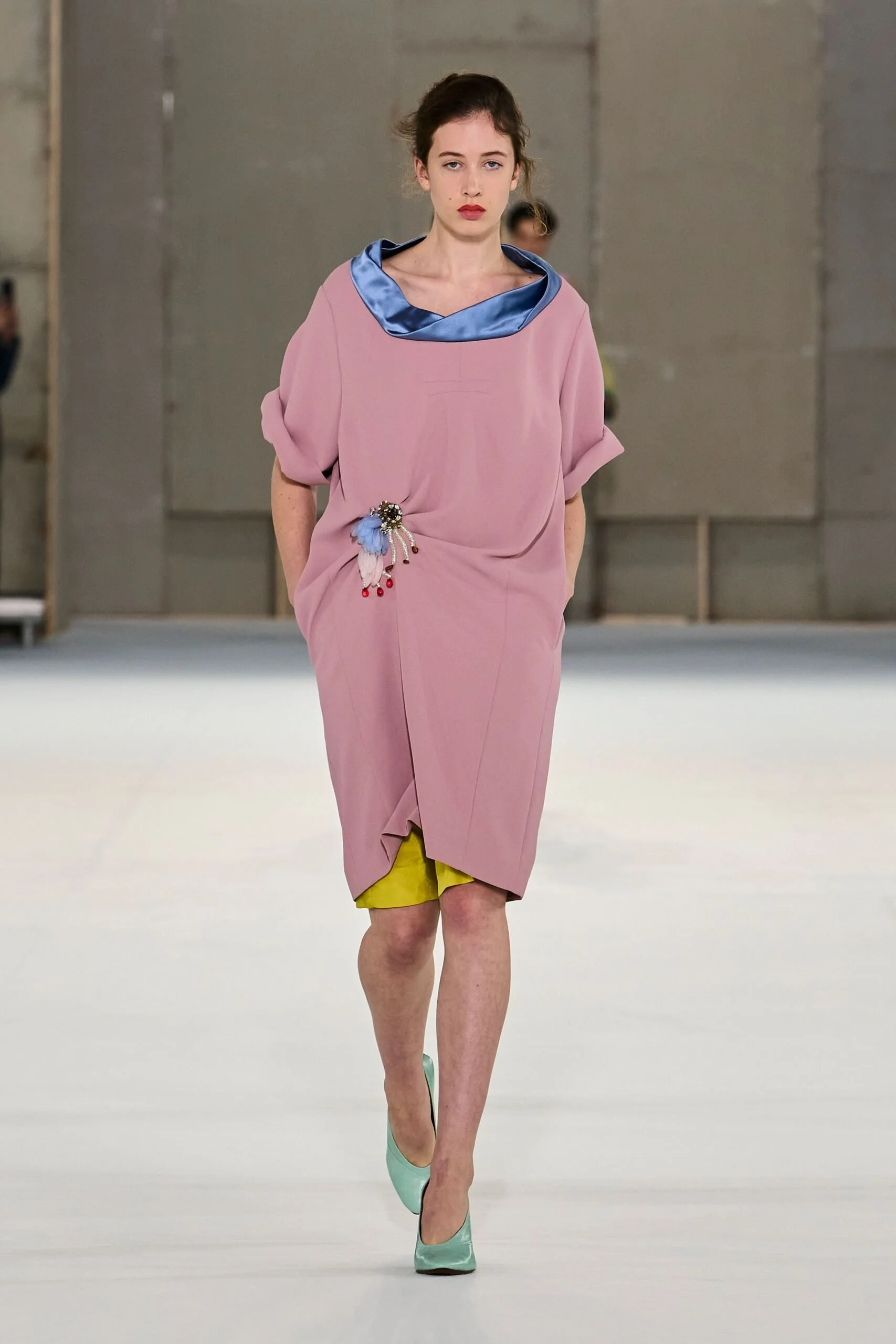 dries-van-noten-spring-2027-ready-to-wear-look-09-scaled.jpg