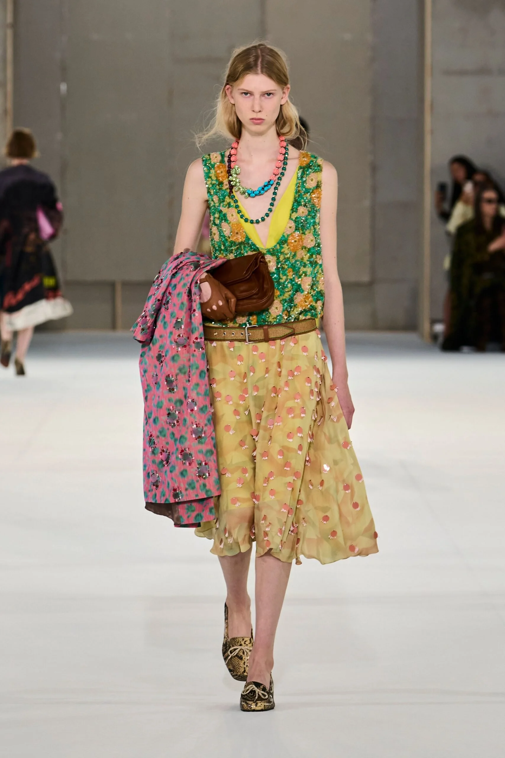 dries-van-noten-spring-2027-ready-to-wear-look-14-scaled.jpg