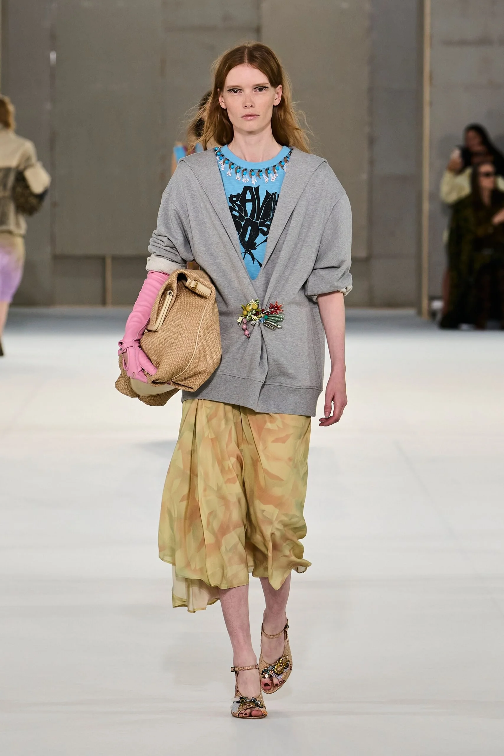dries-van-noten-spring-2027-ready-to-wear-look-16-scaled.jpg
