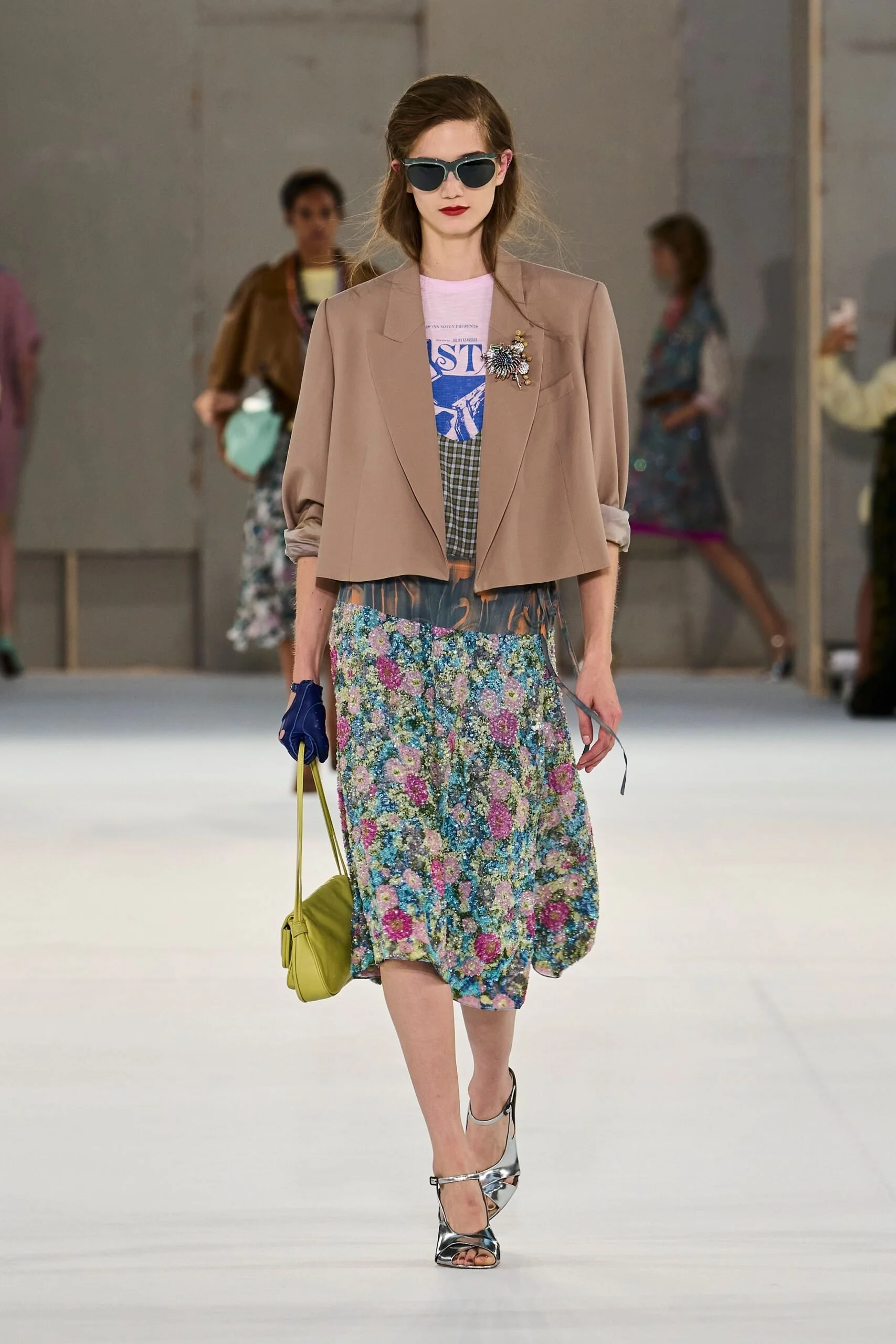 dries-van-noten-spring-2027-ready-to-wear-look-20-scaled.jpg