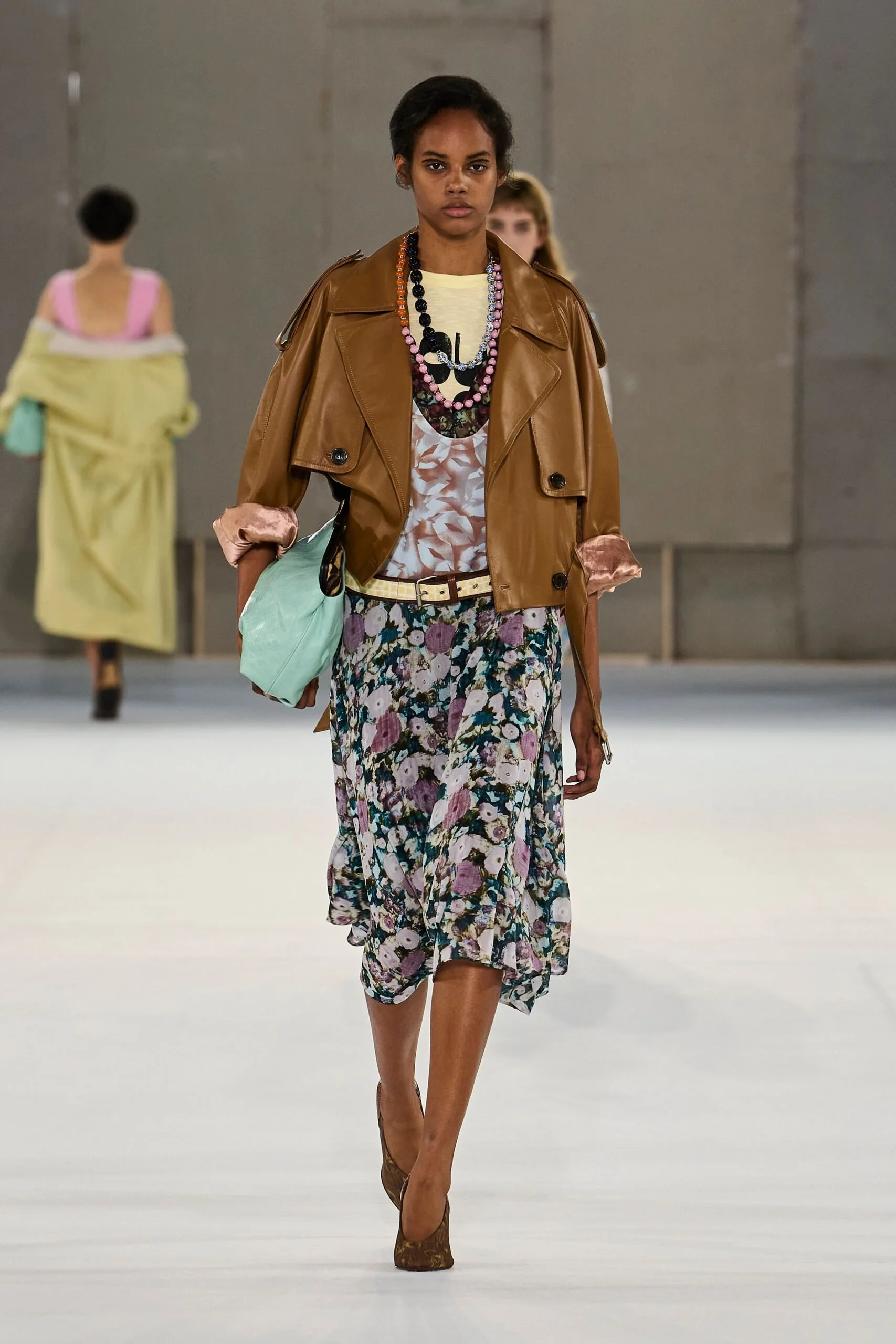 dries-van-noten-spring-2027-ready-to-wear-look-21-scaled.jpg