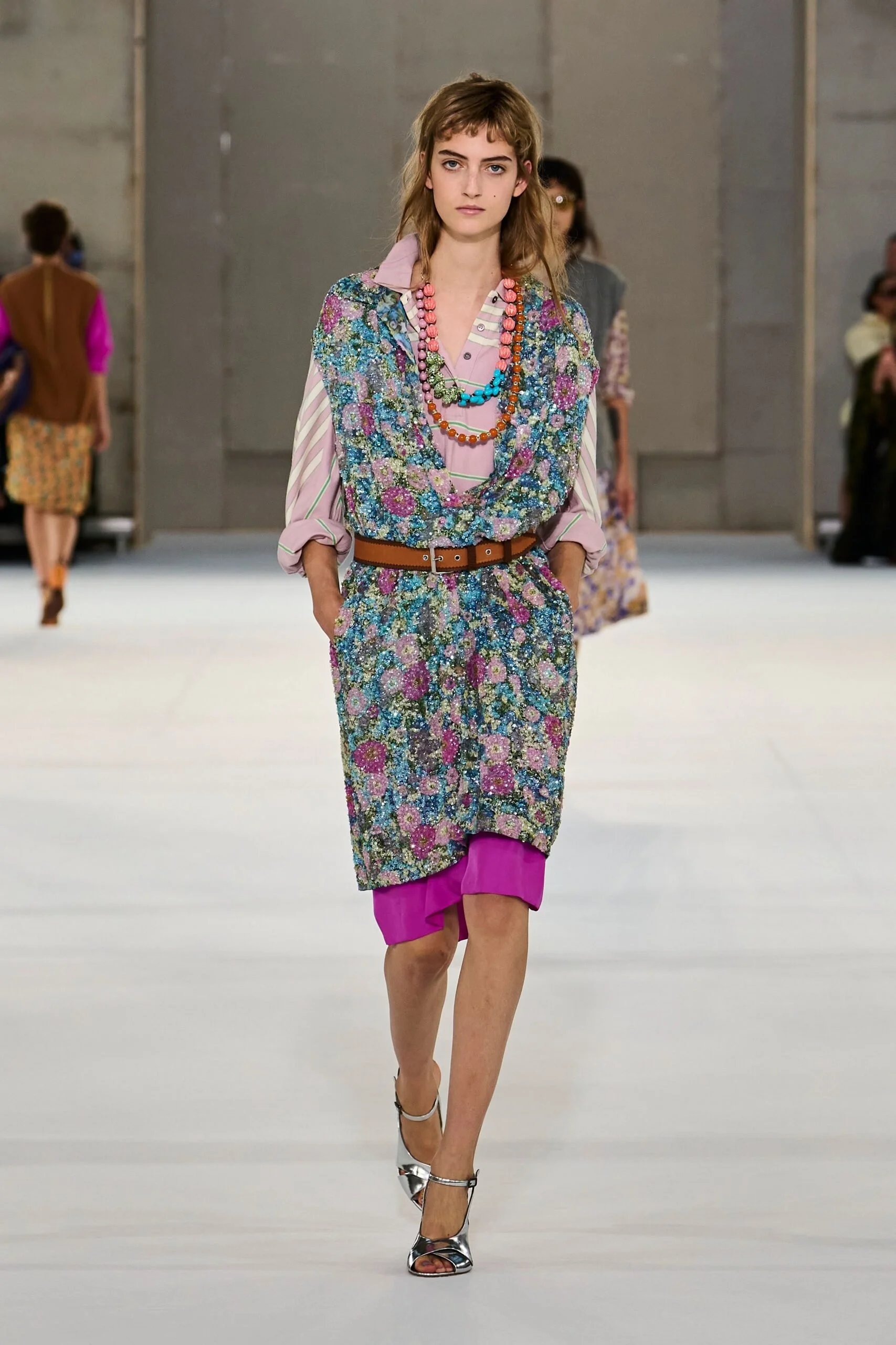 dries-van-noten-spring-2027-ready-to-wear-look-22-scaled.jpg