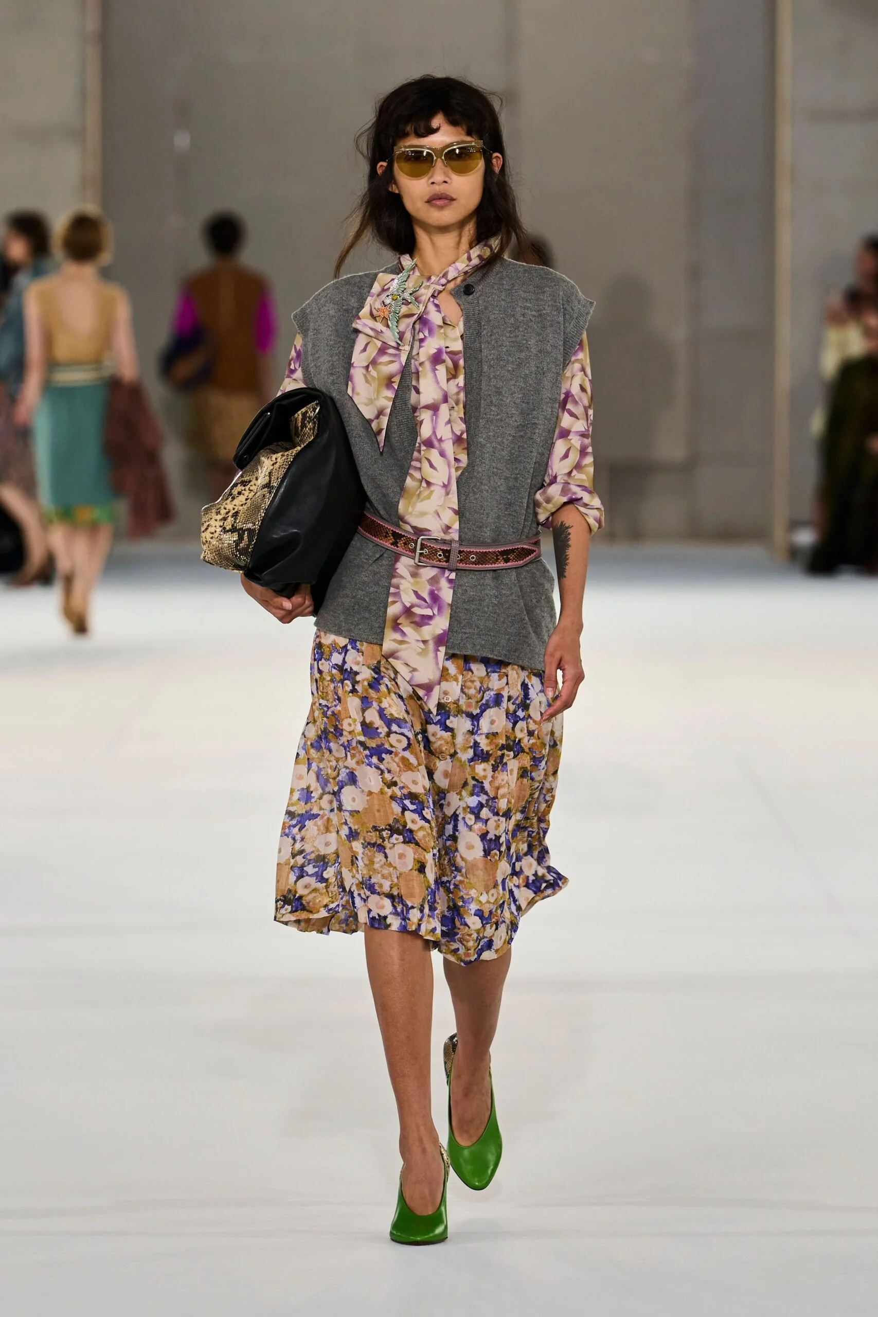 dries-van-noten-spring-2027-ready-to-wear-look-23-scaled.jpg
