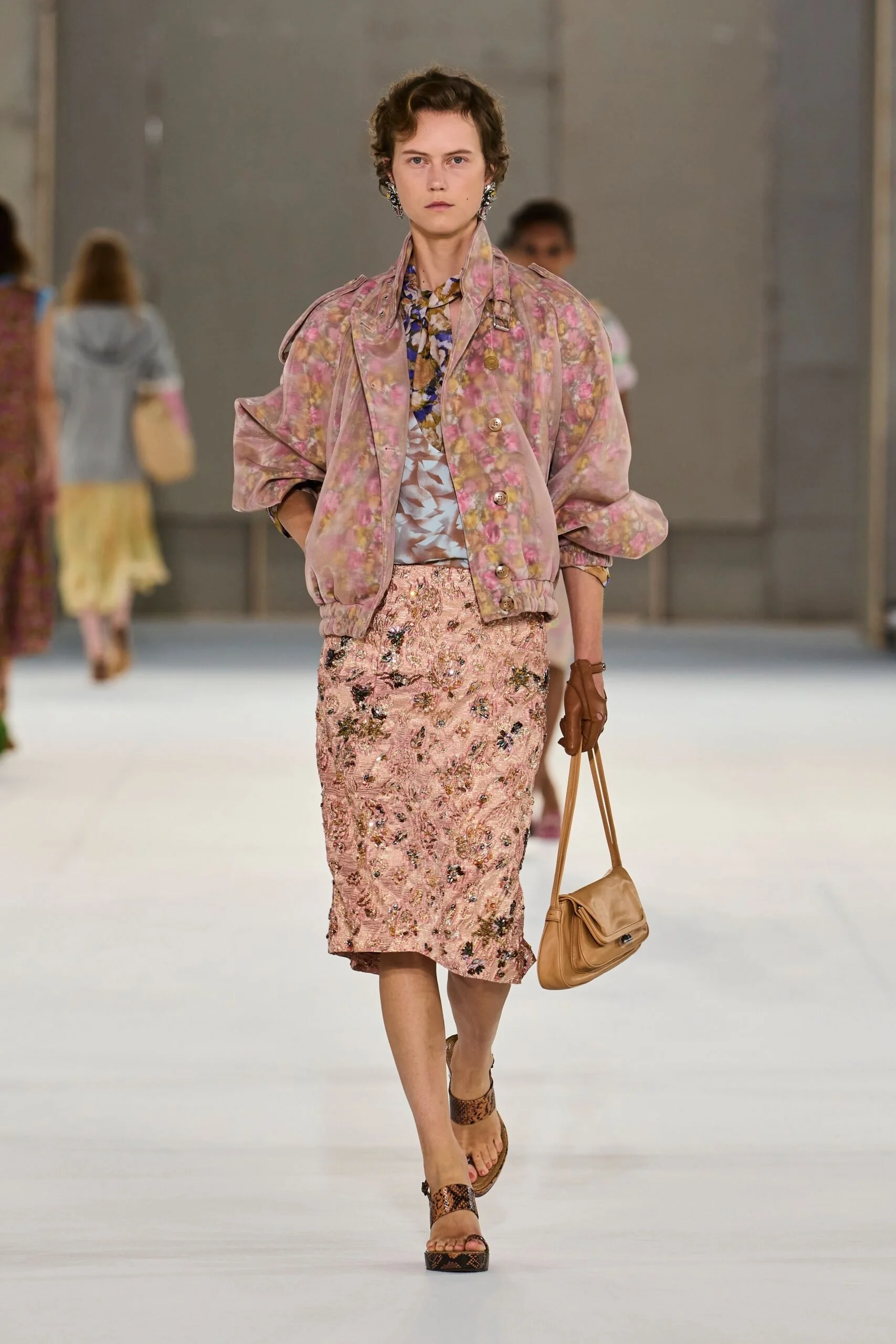 dries-van-noten-spring-2027-ready-to-wear-look-27-scaled.jpg