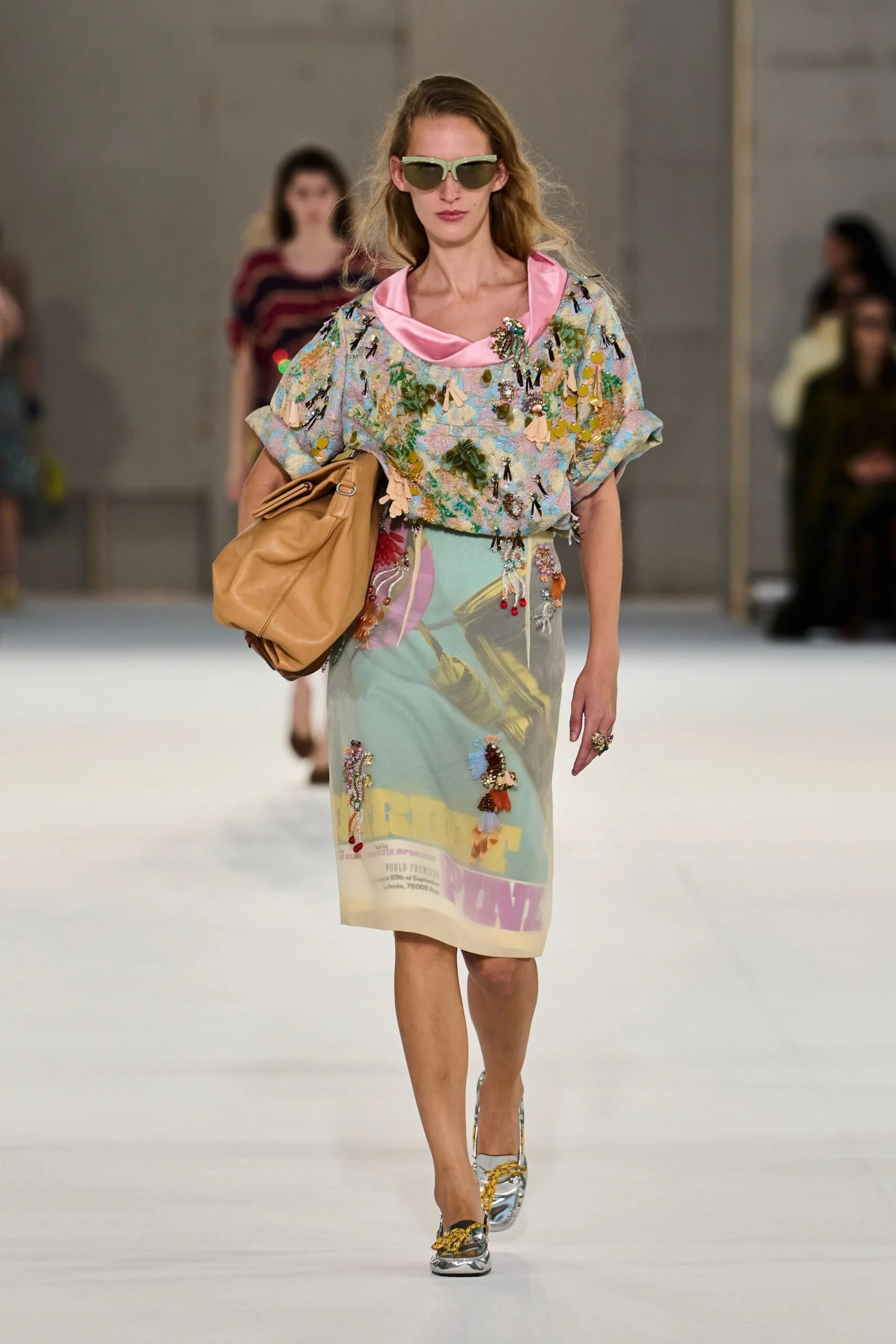 dries-van-noten-spring-2027-ready-to-wear-look-32-scaled.jpg