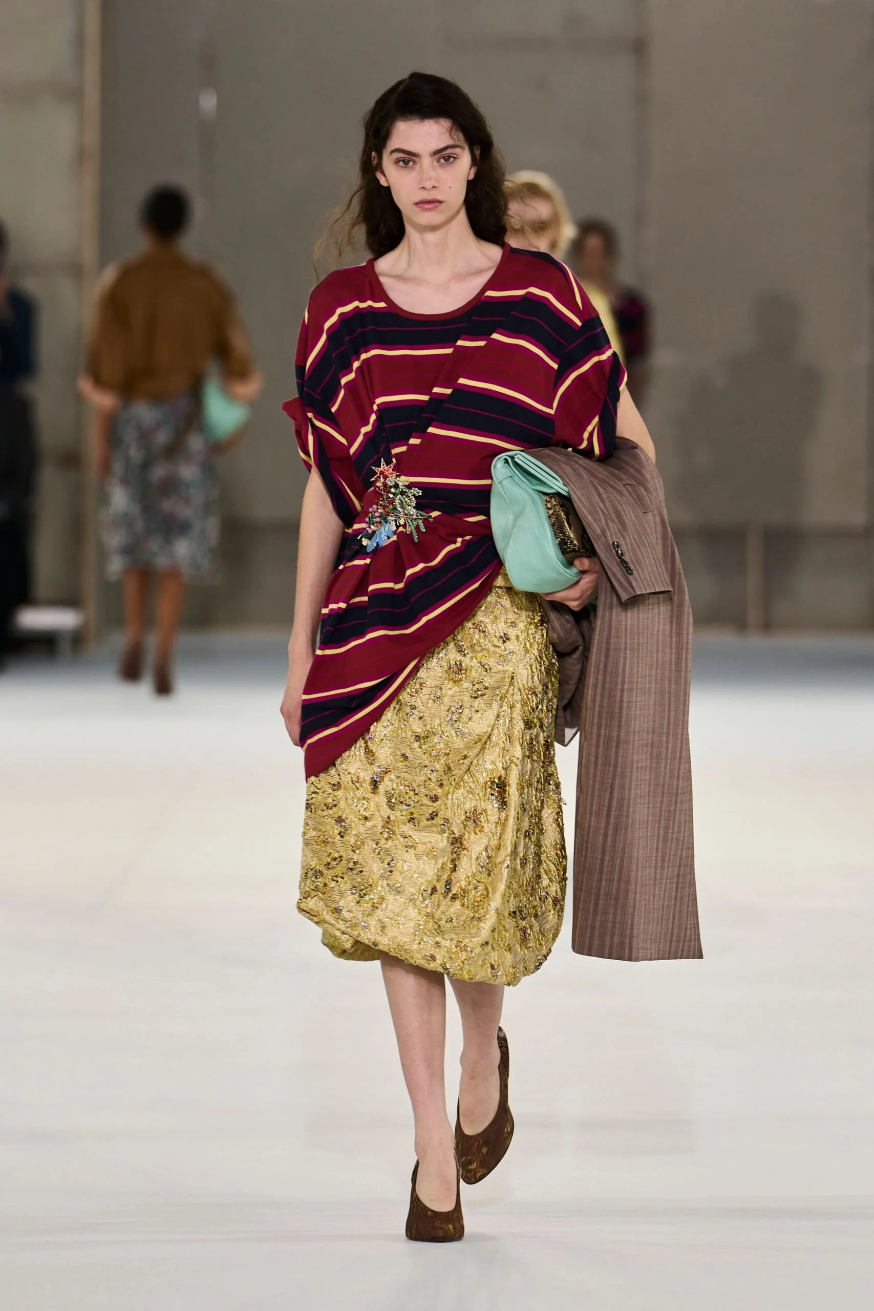 dries-van-noten-spring-2027-ready-to-wear-look-33-scaled.jpg